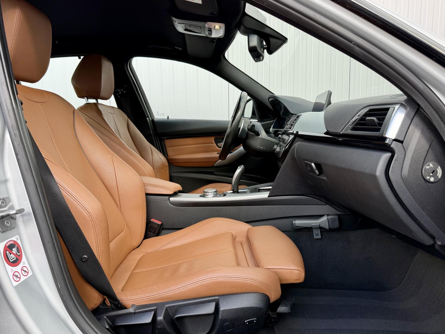 Foto van BMW 330e Iperformance