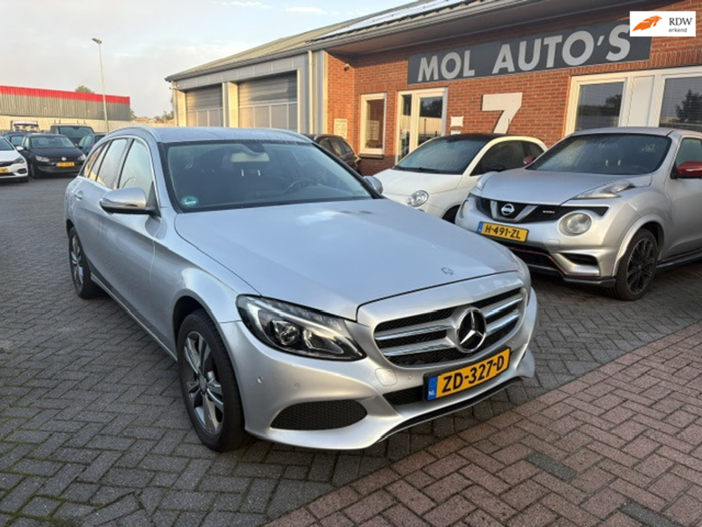 Mercedes-Benz C 180 D 180 CDI Prestige , APK 09-27 , 215000 km 2016 - voorkant
