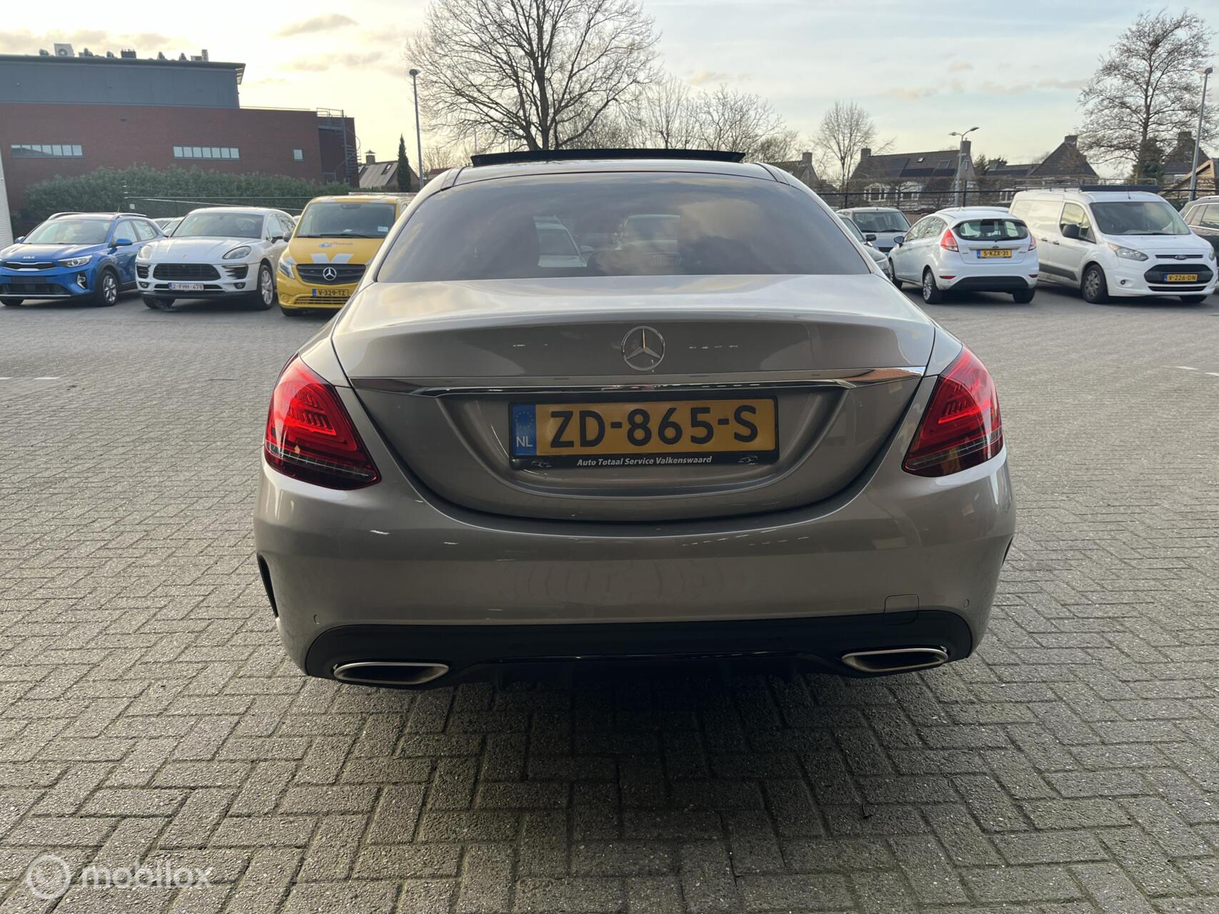 Foto van Mercedes-Benz C 200