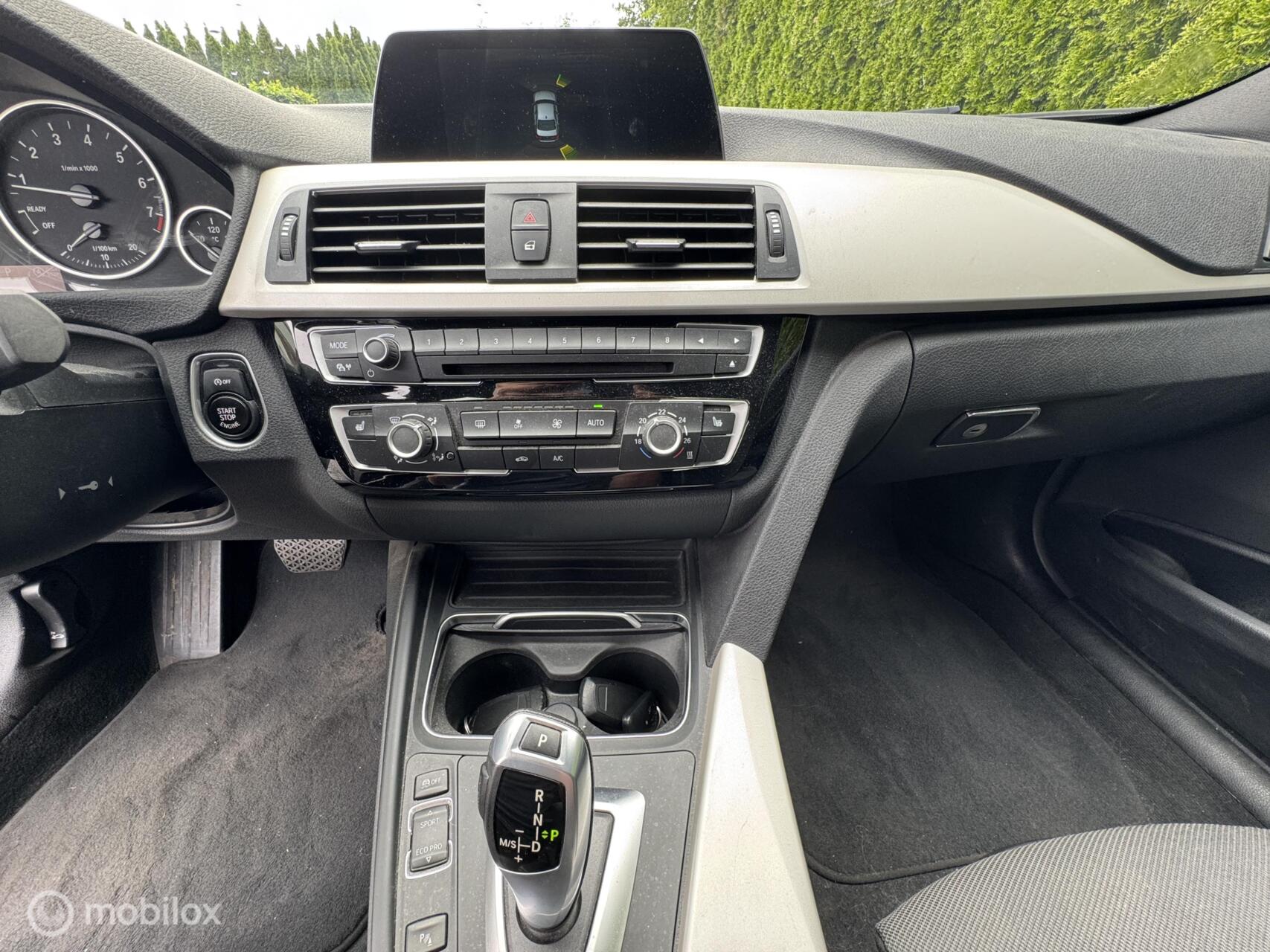 Foto van BMW 330i