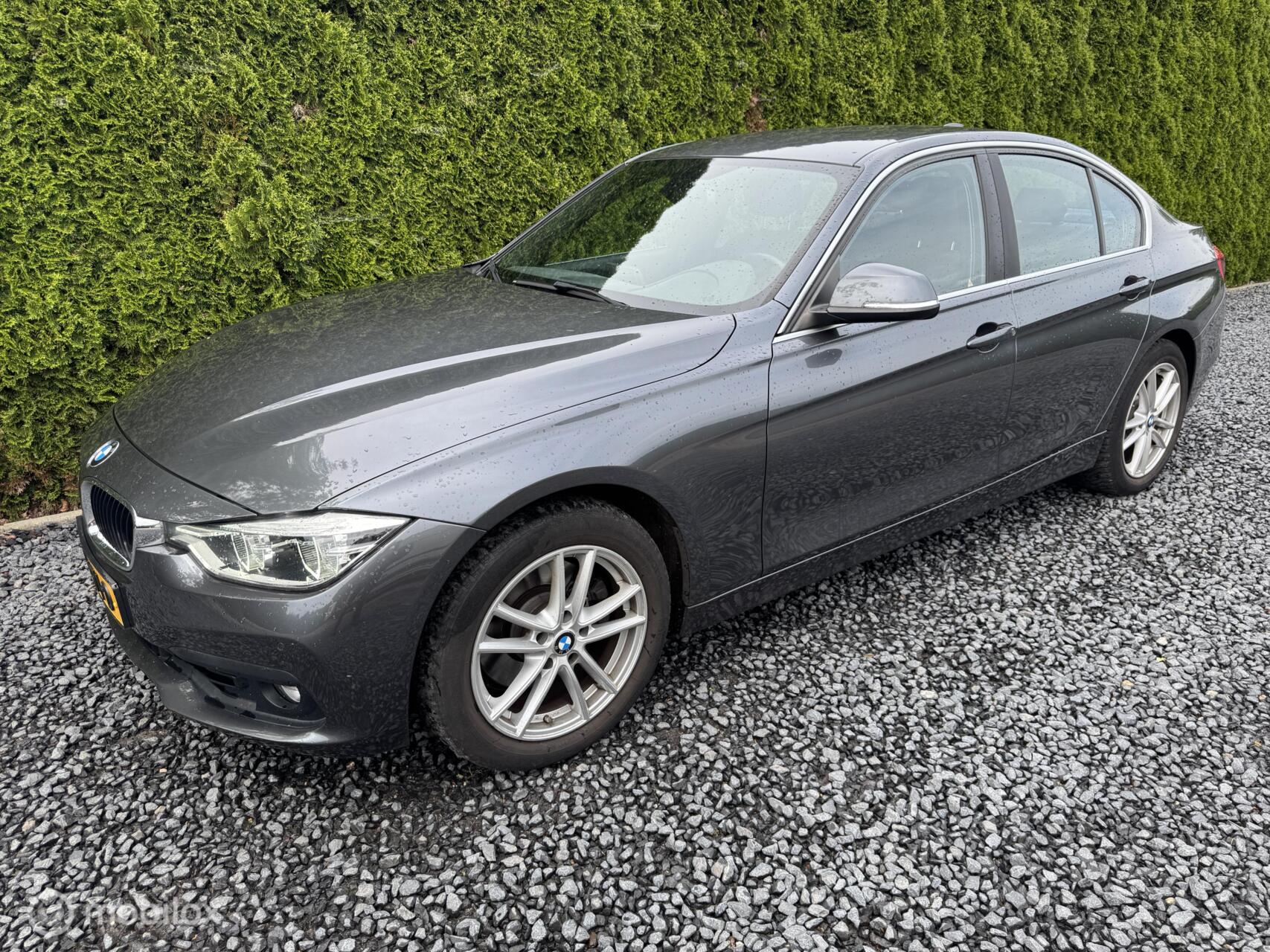 Foto van BMW 330i