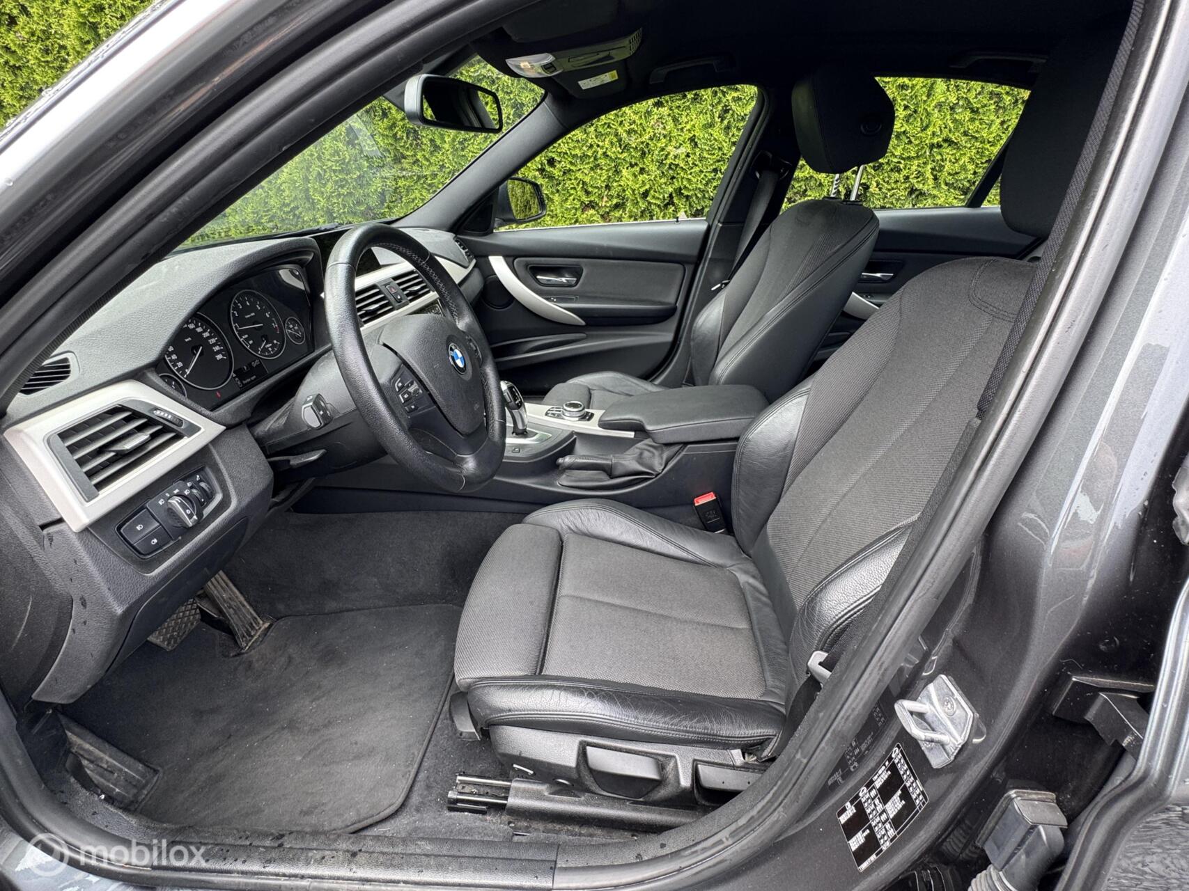 Foto van BMW 330i