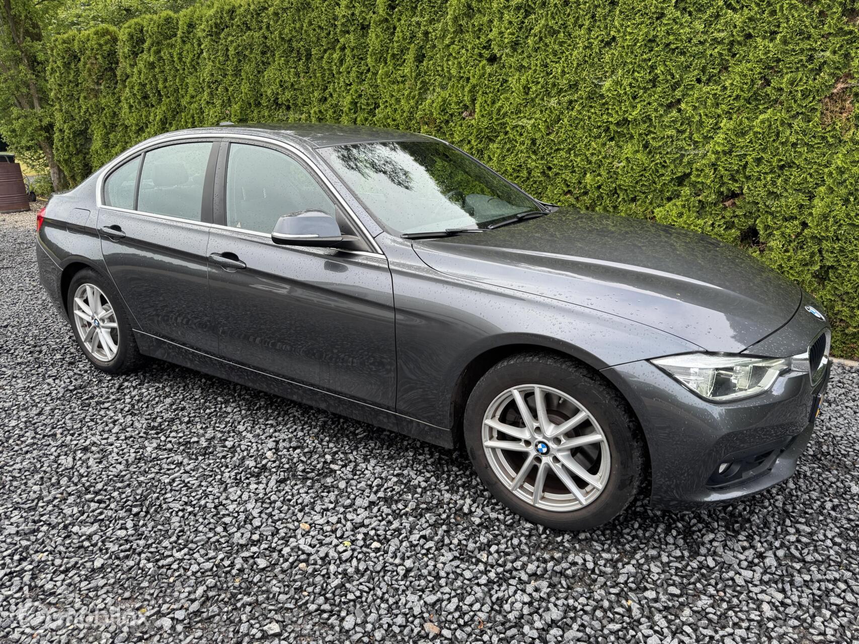 Foto van BMW 330i