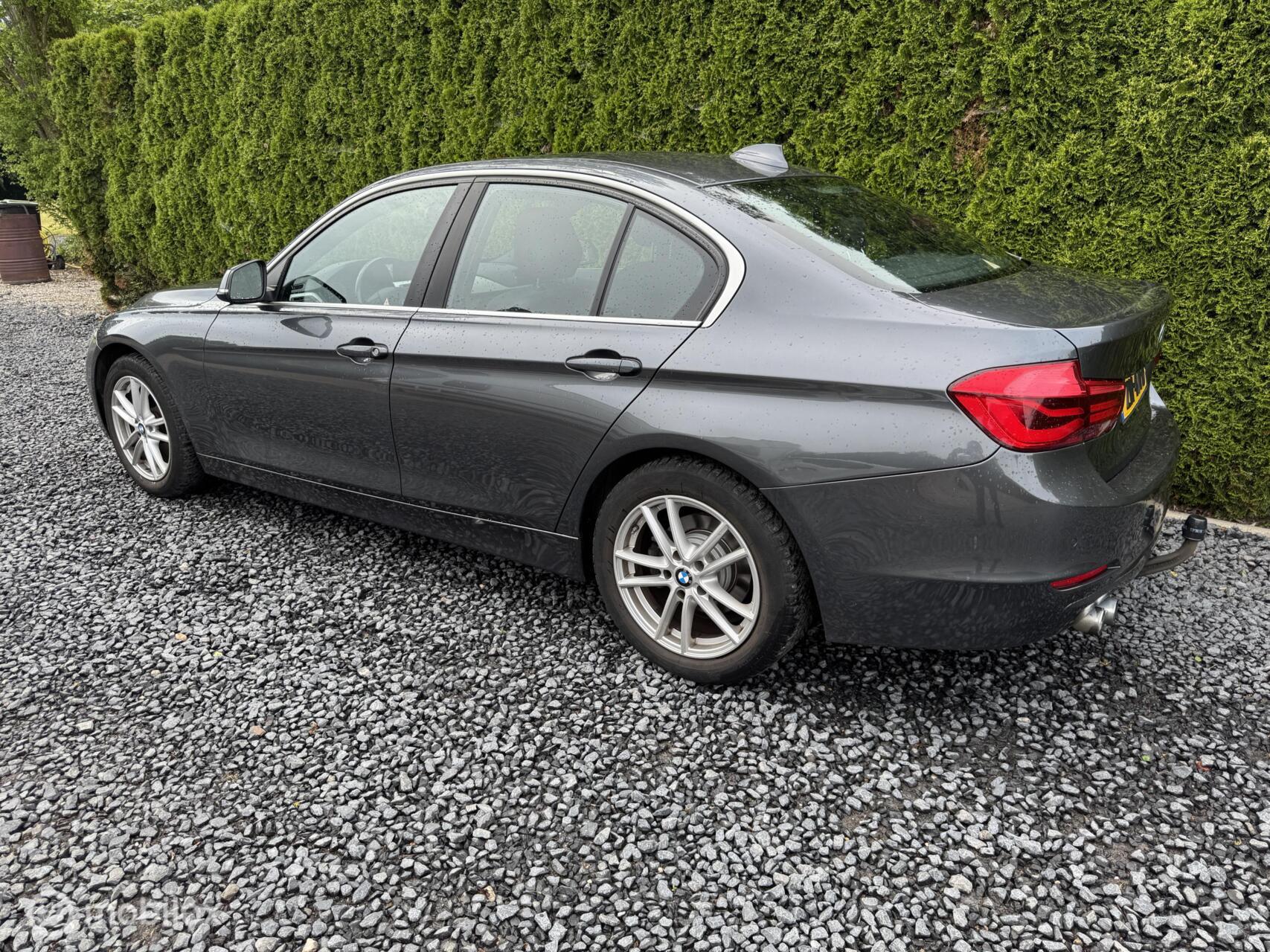 Foto van BMW 330i