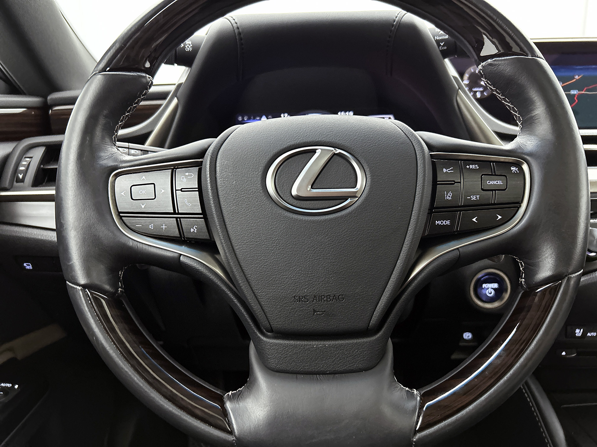 Foto van Lexus Lexus Es300h