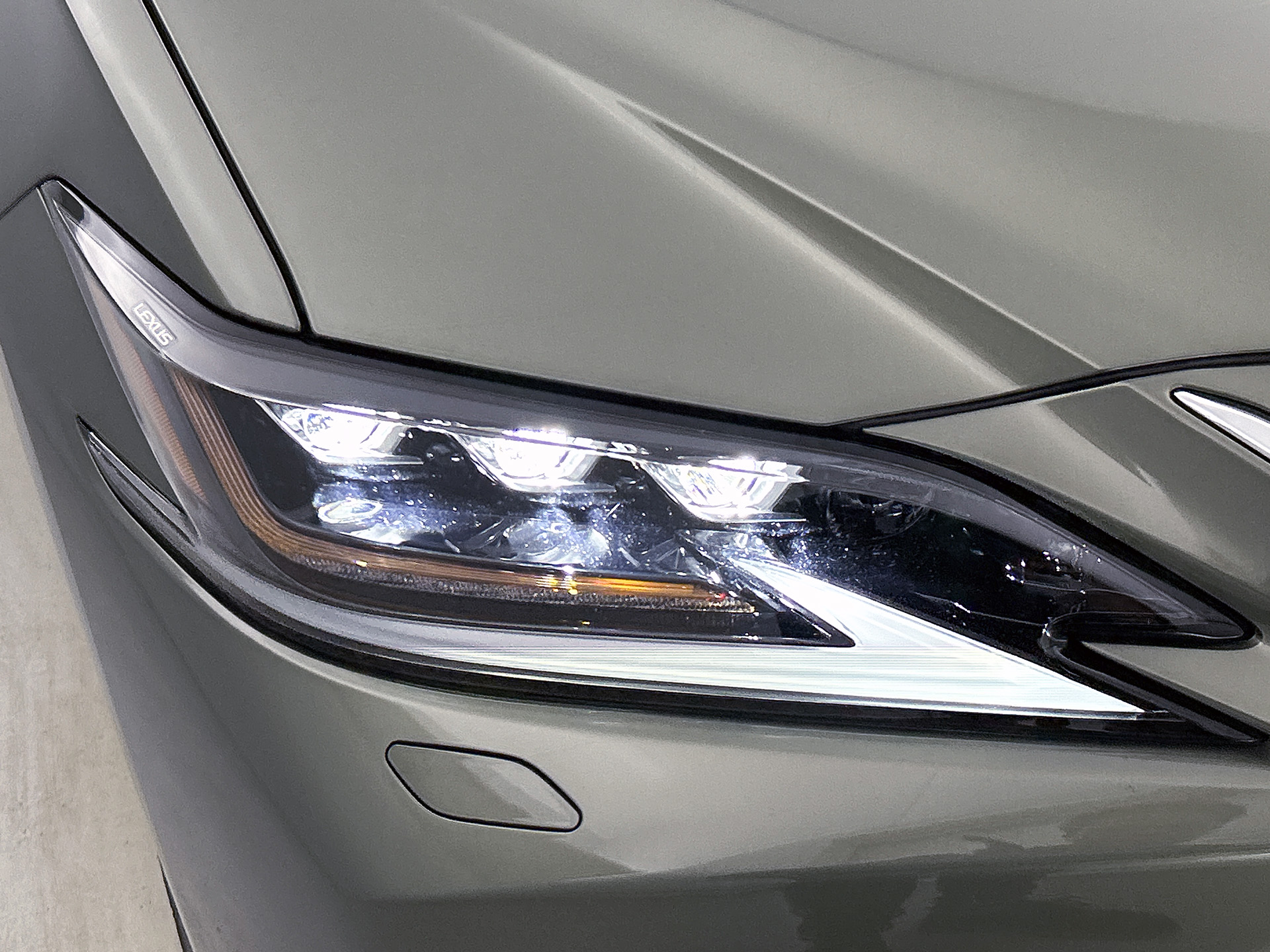 Foto van Lexus Lexus Es300h