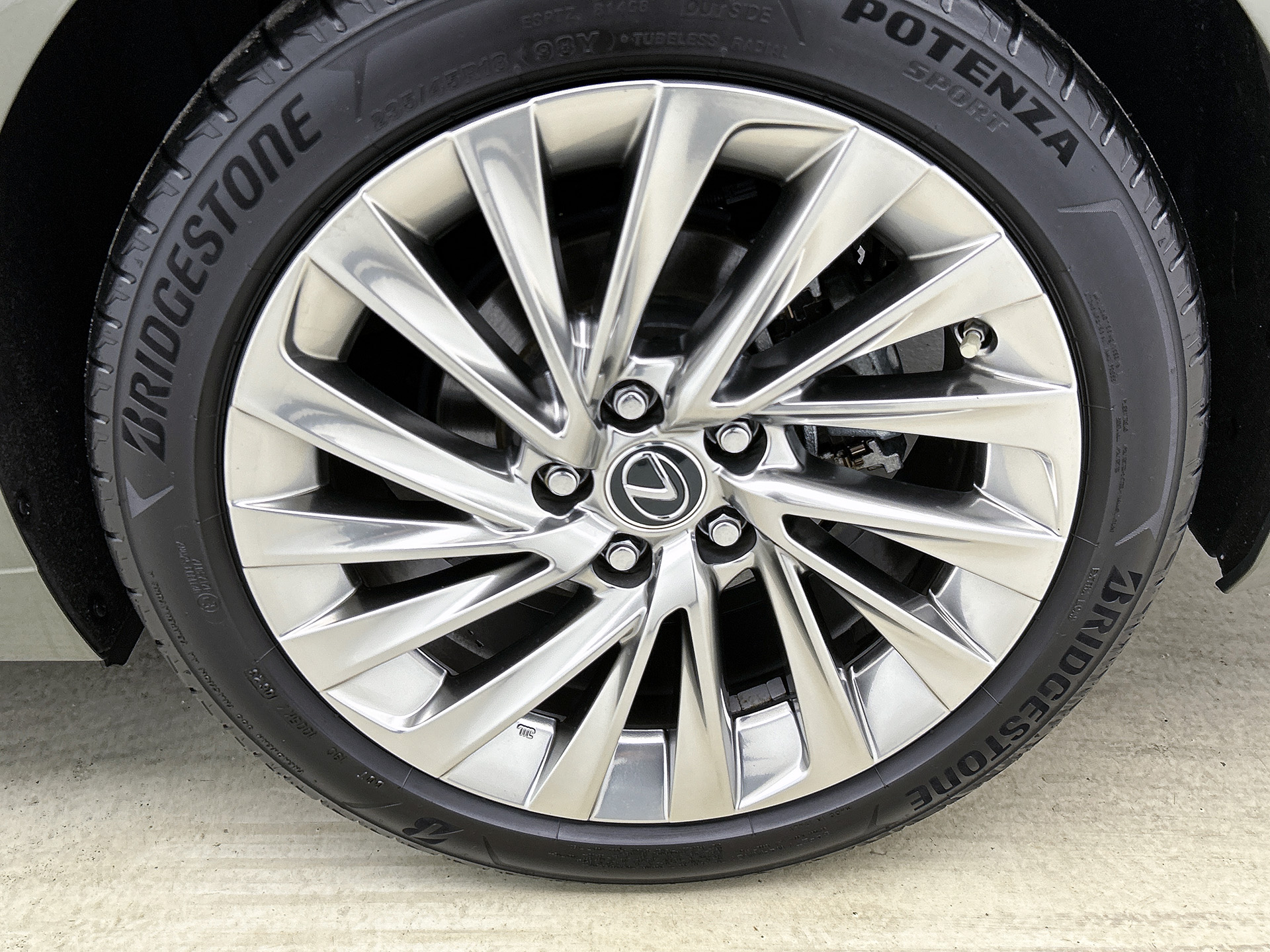 Foto van Lexus Lexus Es300h