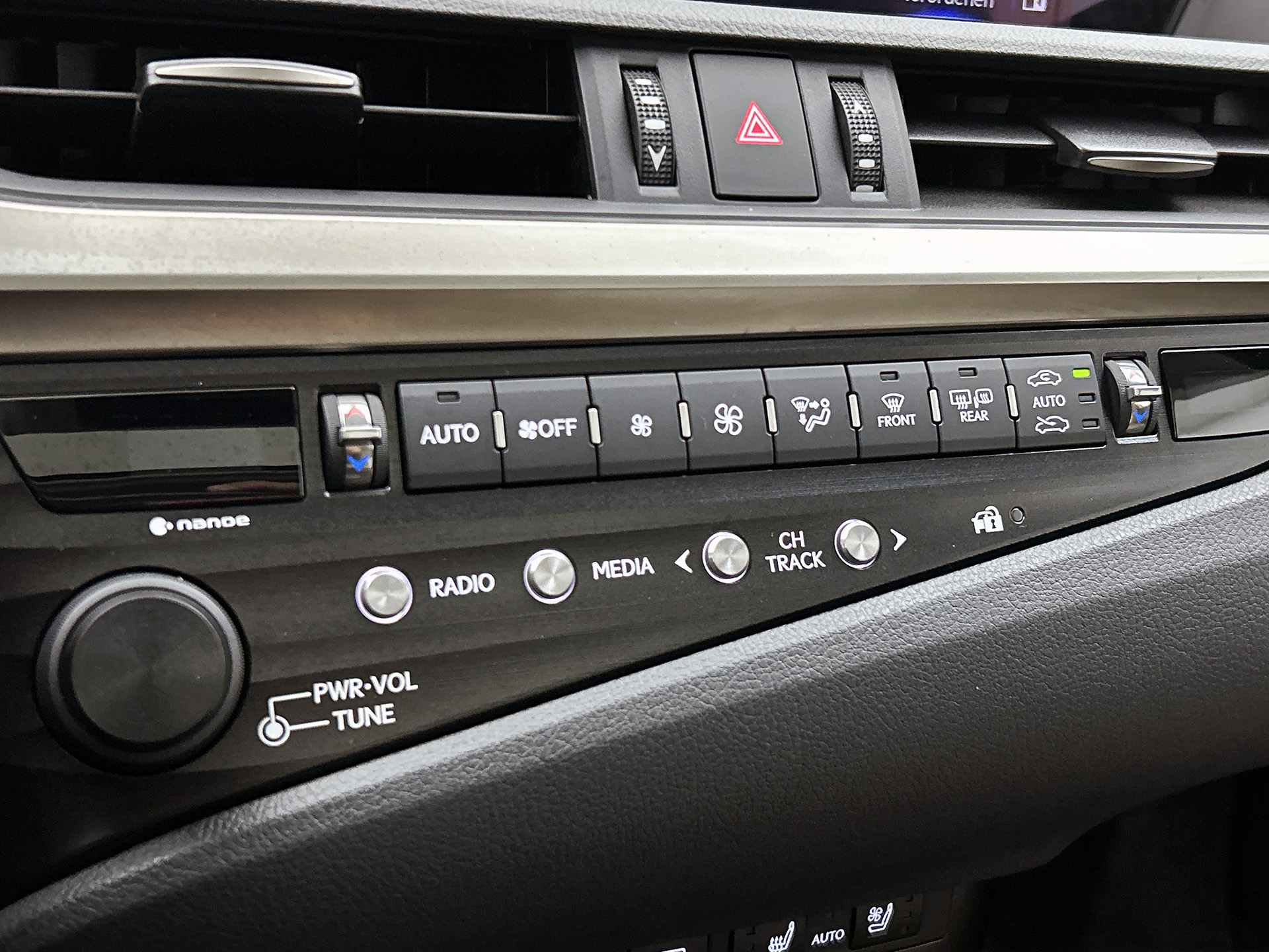 Foto van Lexus Lexus Es300h