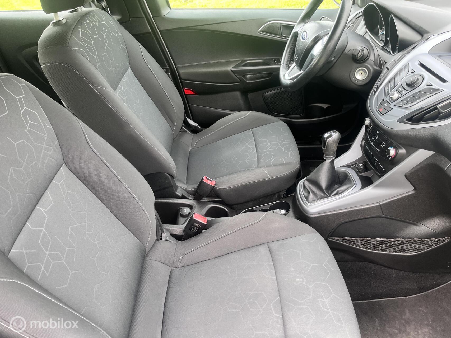 Foto van Ford B-max