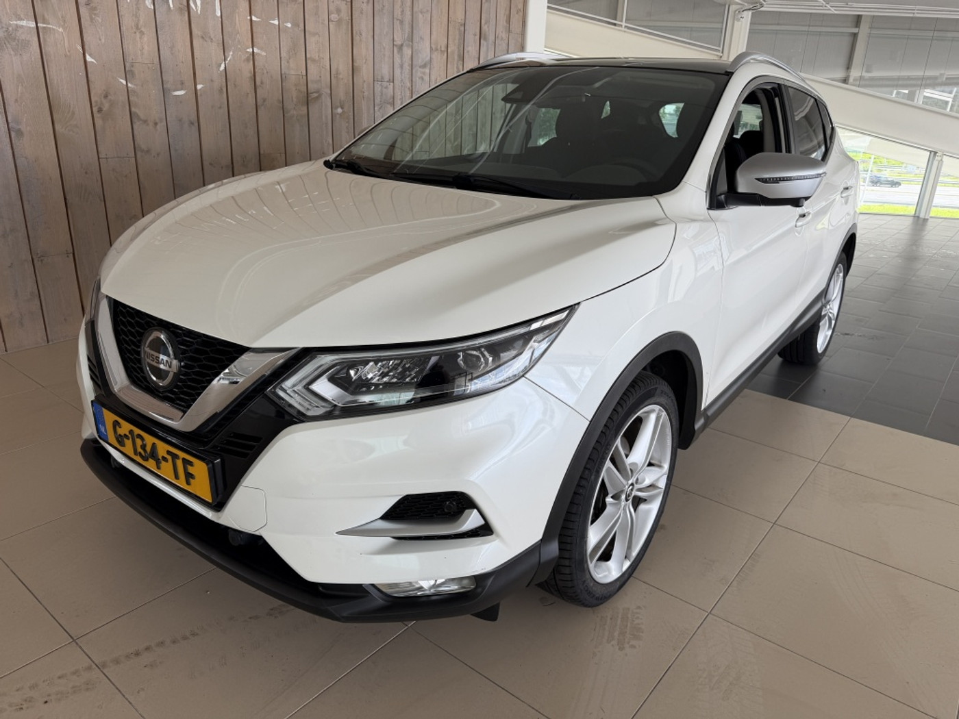 Nissan Nissan Qashqai 1.3 DIG-T N-Motion 2019 - voorkant