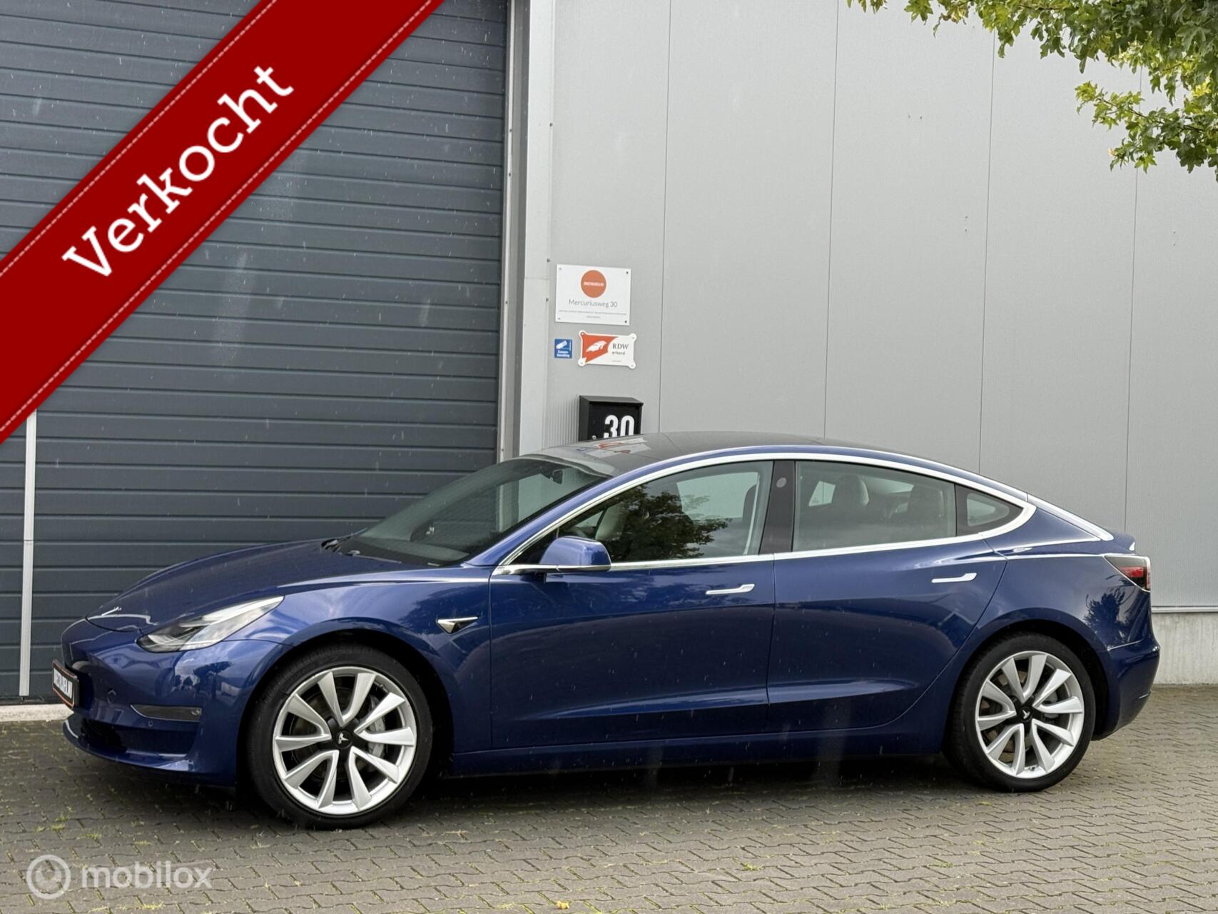 Tesla Model 3 Long Range AWD 75 kWh 19 inch velgen - SOH 87% 2019 - voorkant