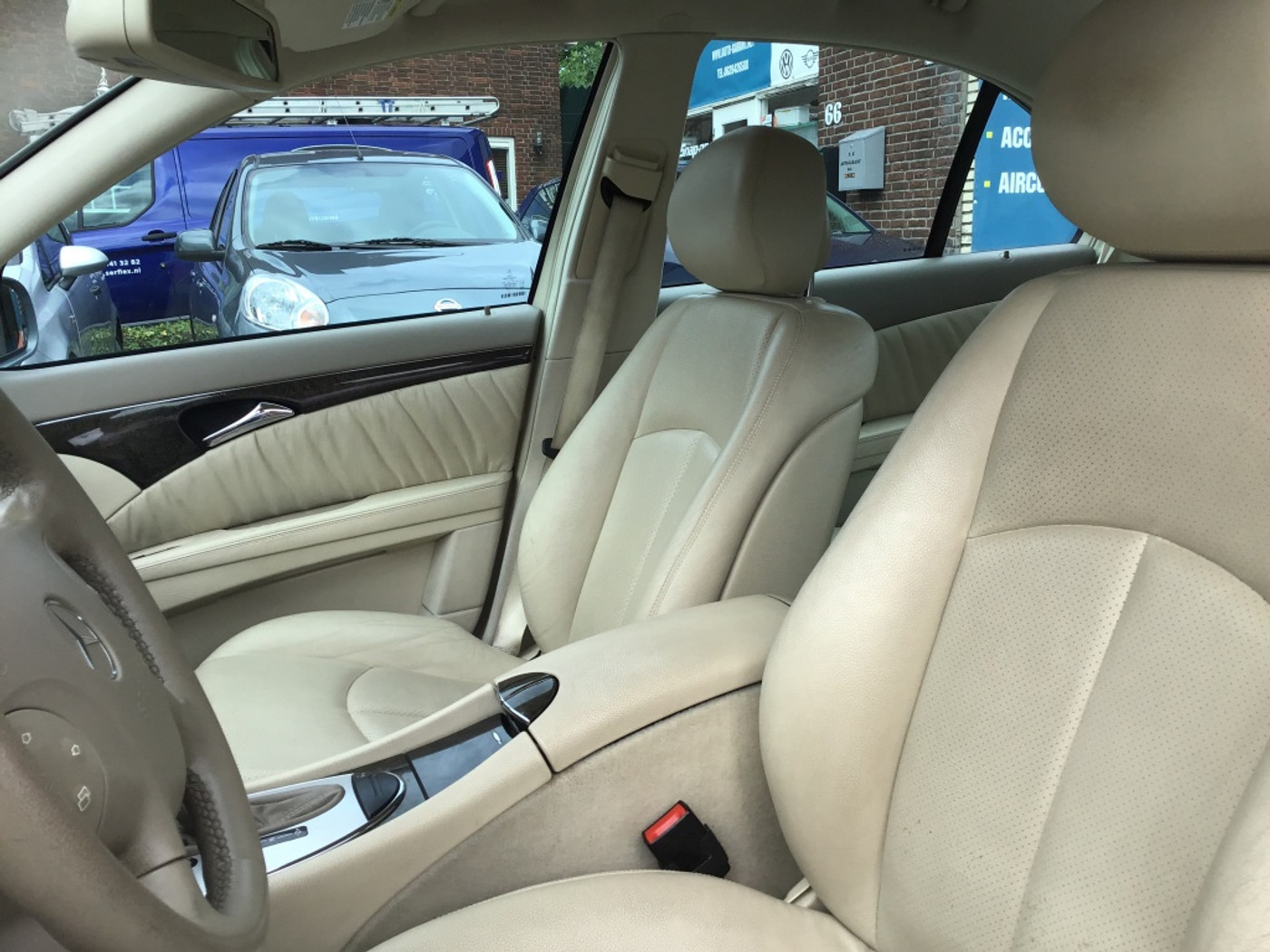 Foto van Mercedes-Benz E 280
