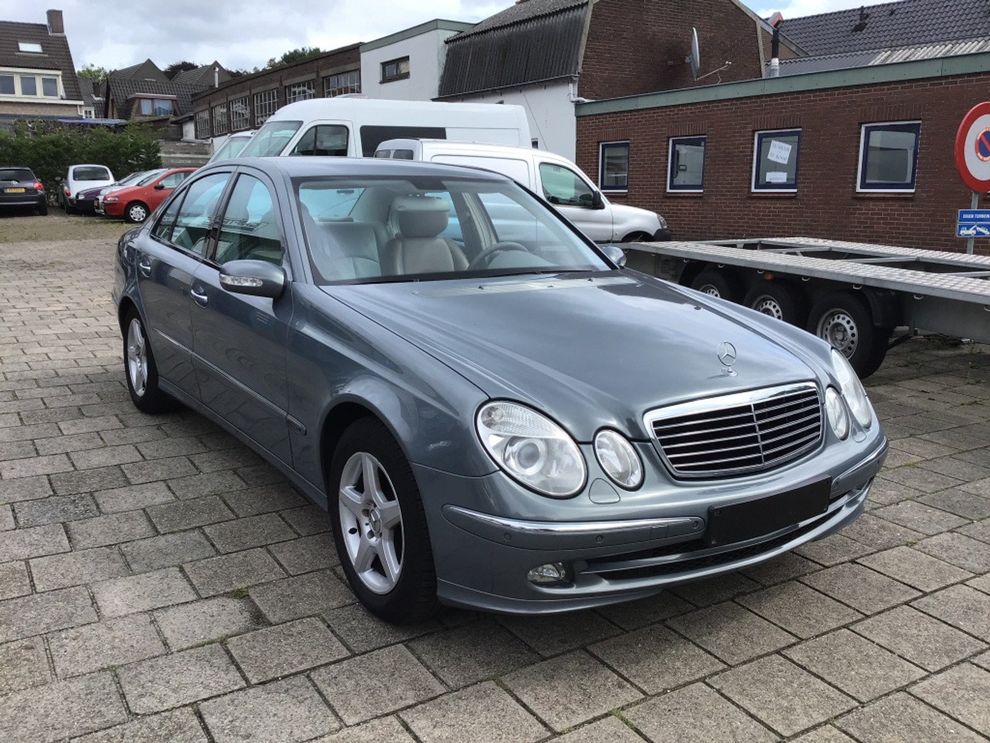 Foto van Mercedes-Benz E 280