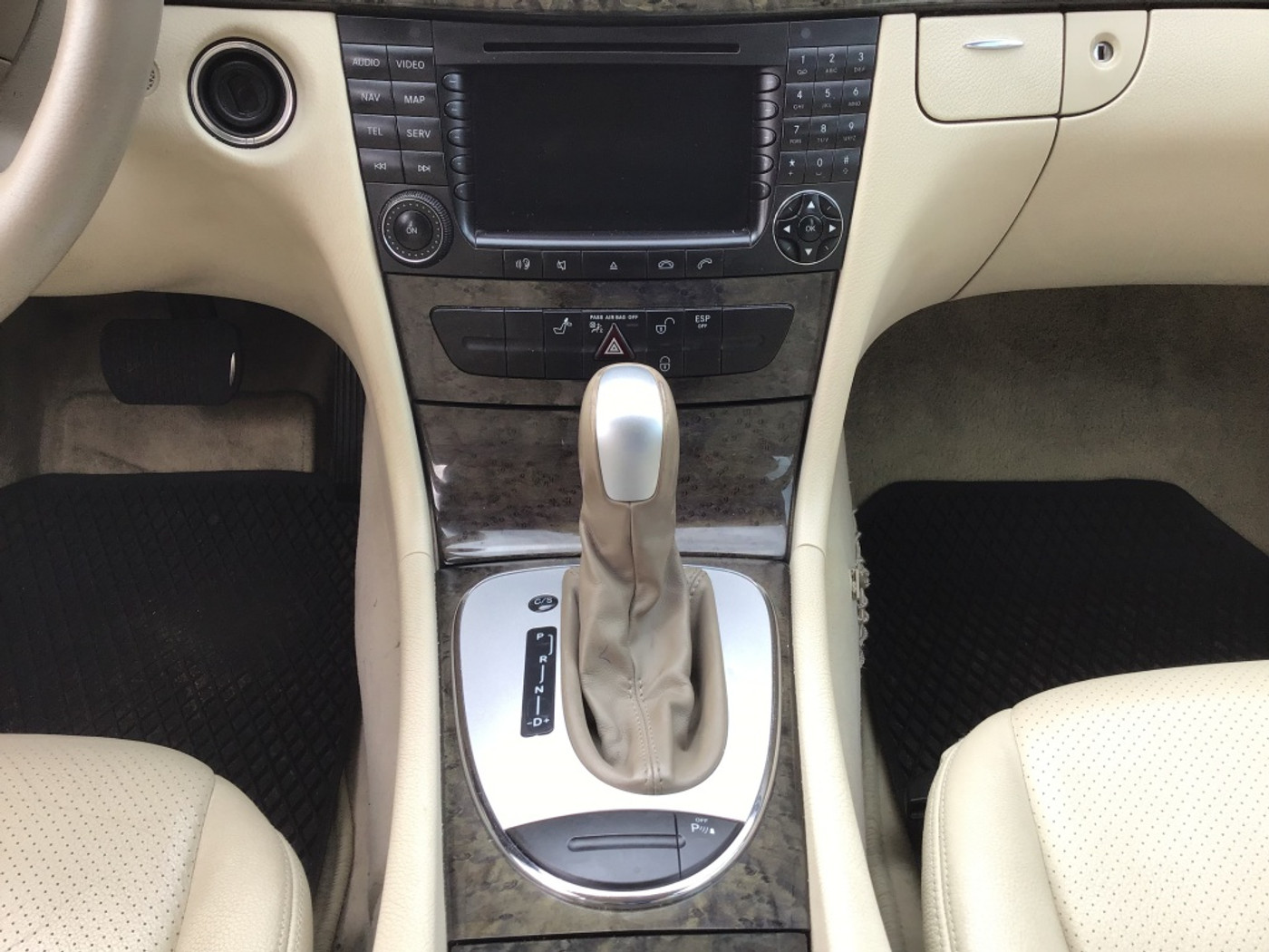 Foto van Mercedes-Benz E 280