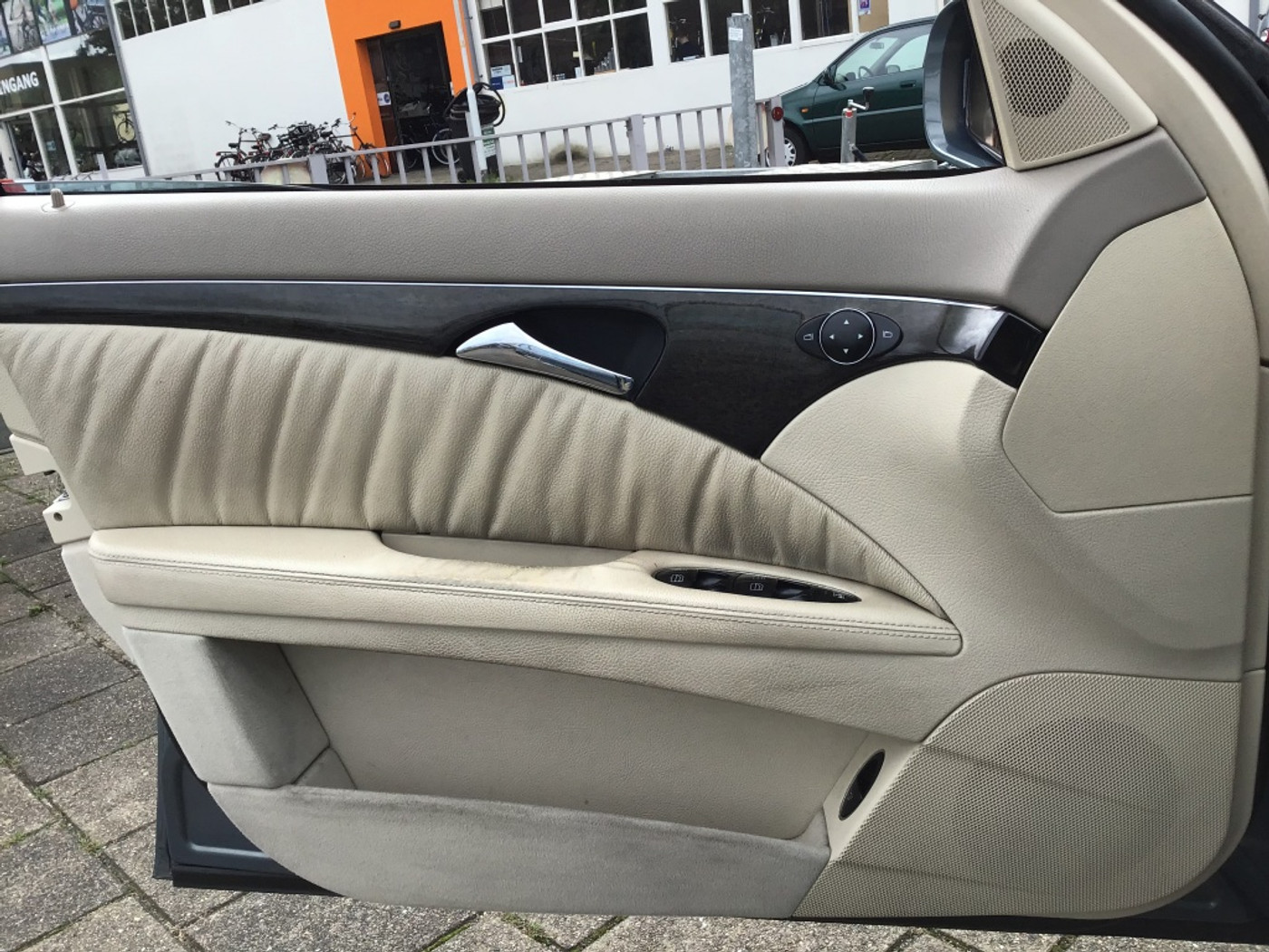 Foto van Mercedes-Benz E 280