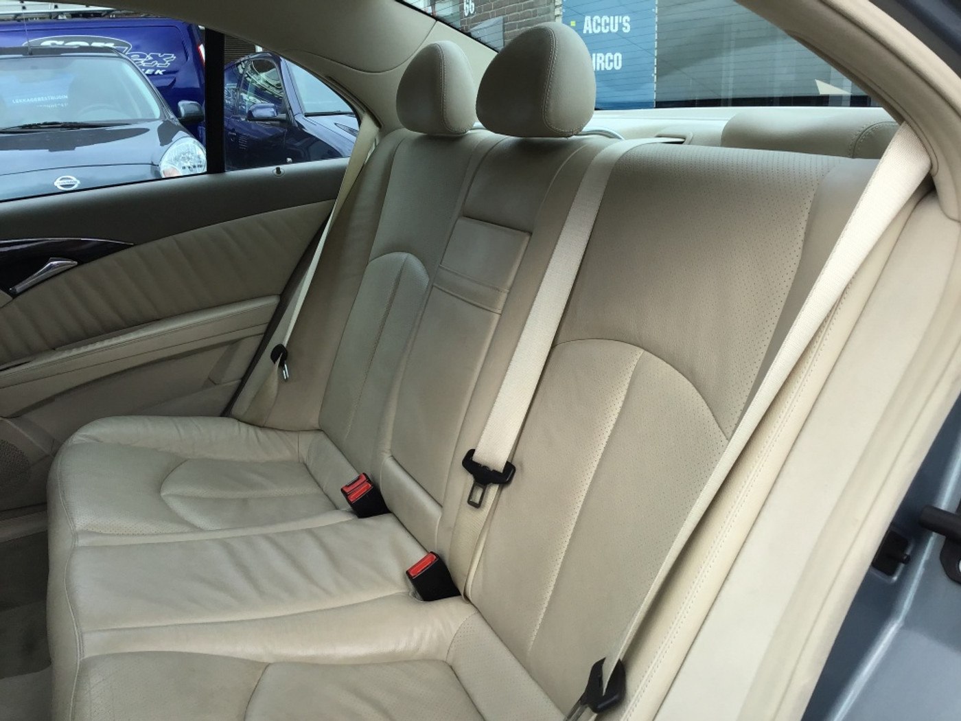 Foto van Mercedes-Benz E 280