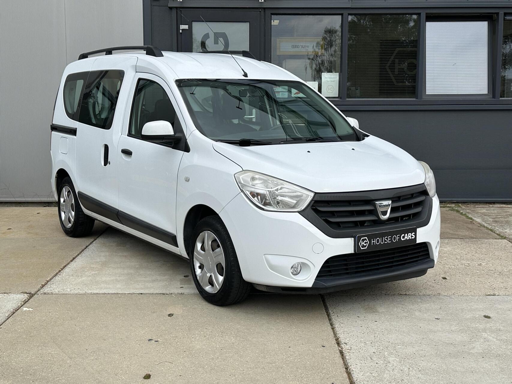 Dacia Dokker 1.6 MPi Airco Cruise Navi Trekhaak PDC 2014 - voorkant