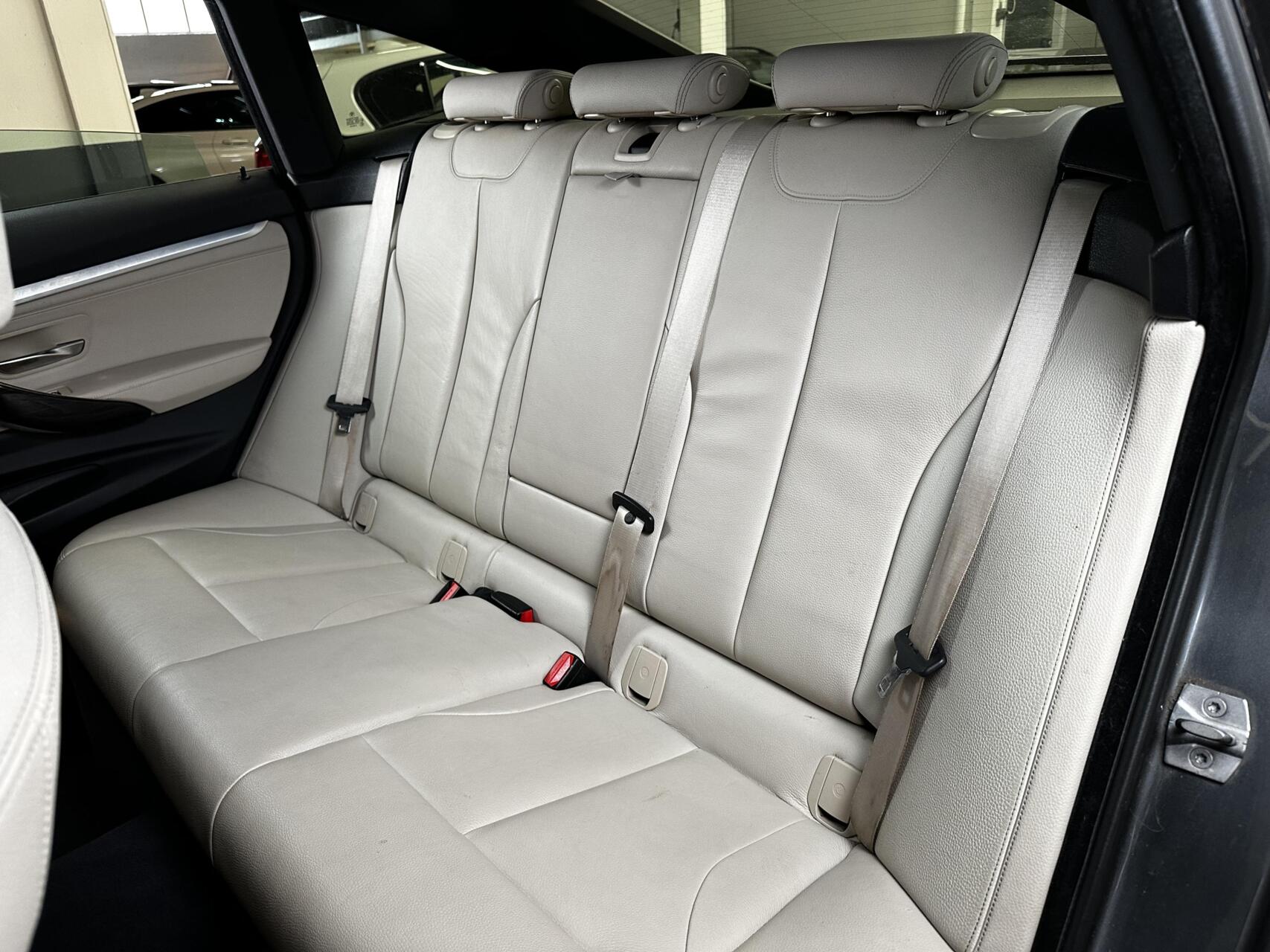 Foto van BMW 328i