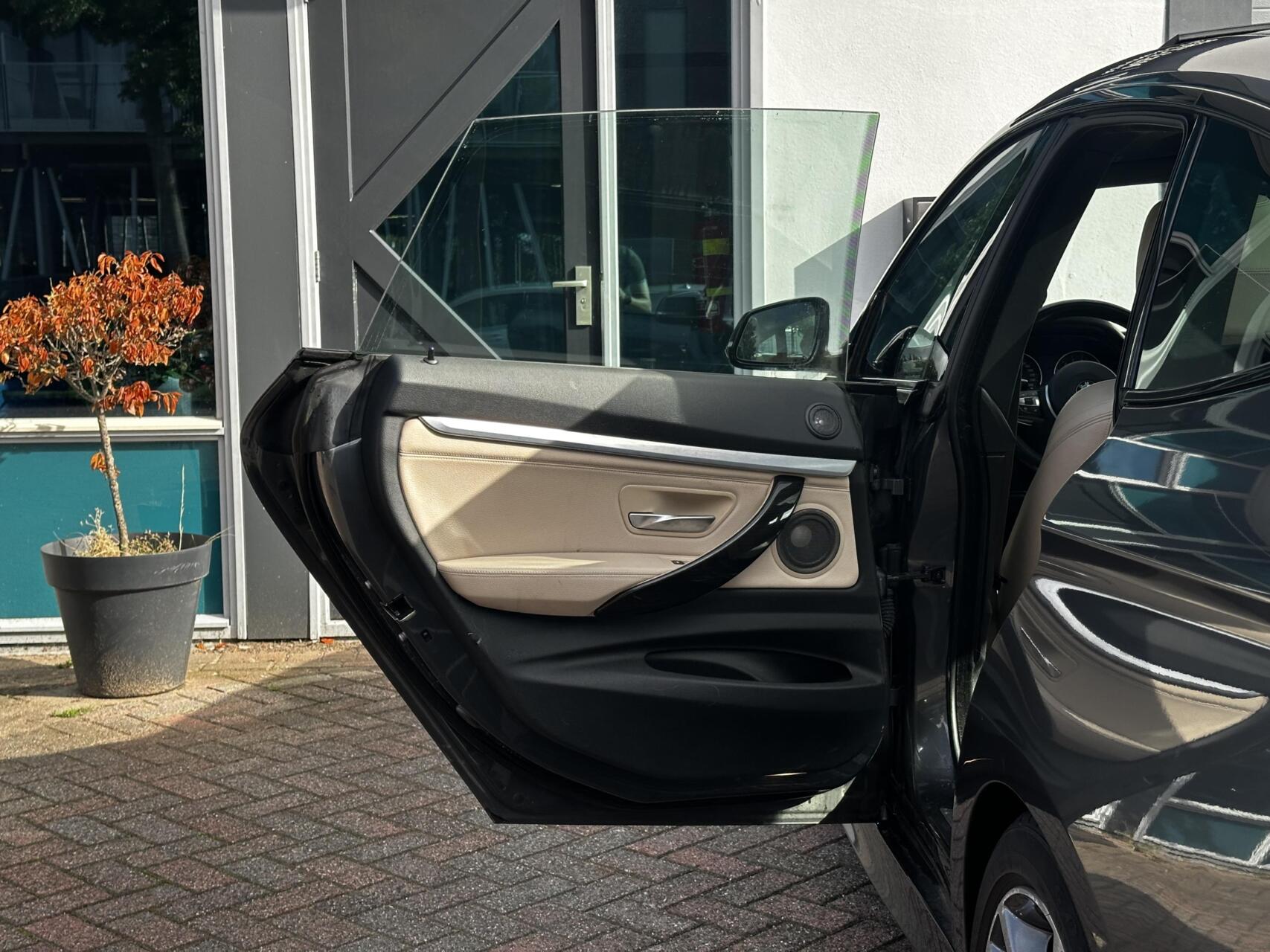 Foto van BMW 328i