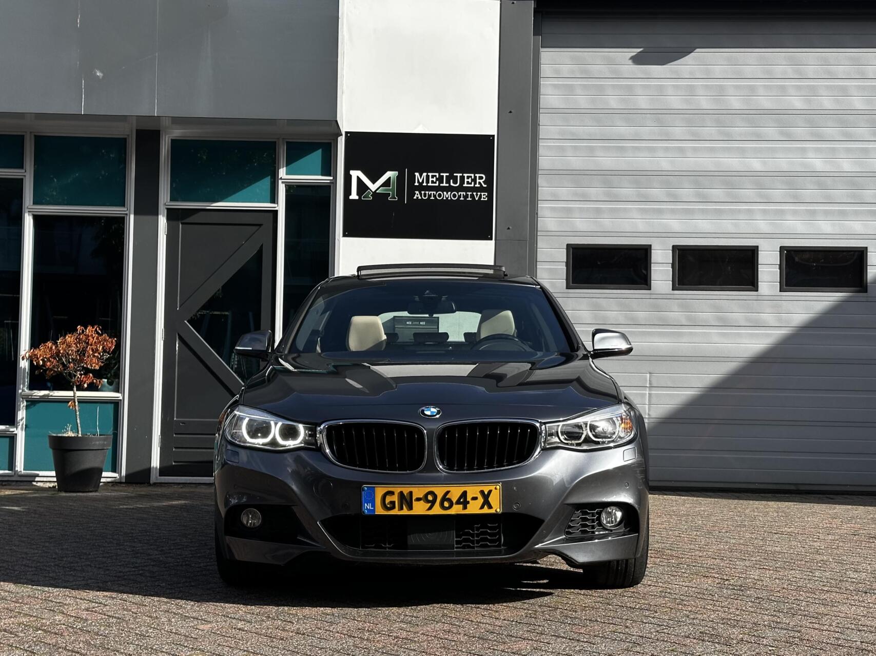 Foto van BMW 328i
