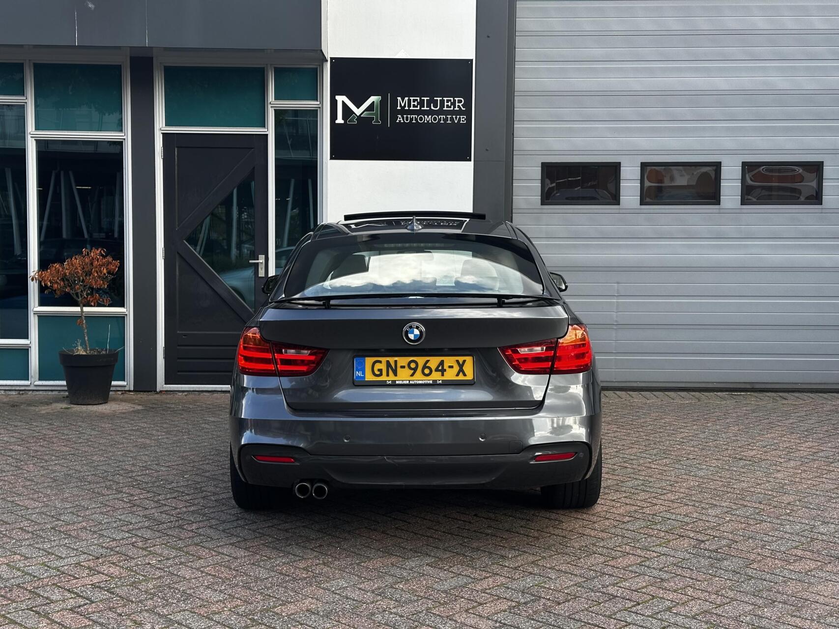Foto van BMW 328i