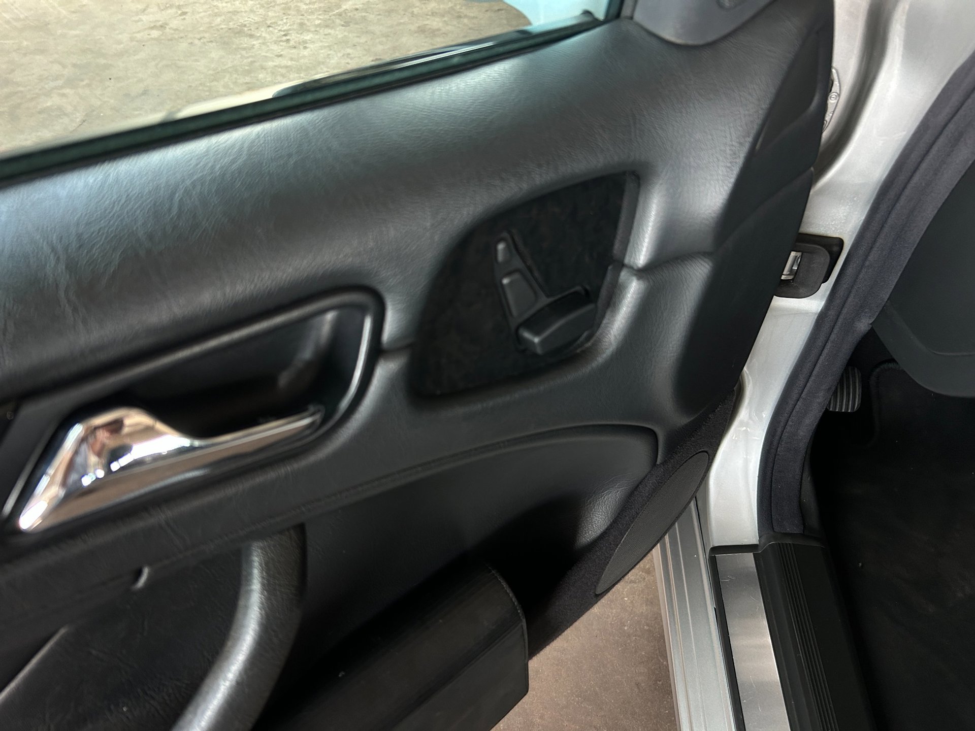 Foto van Mercedes-Benz CLK 230 Kompressor
