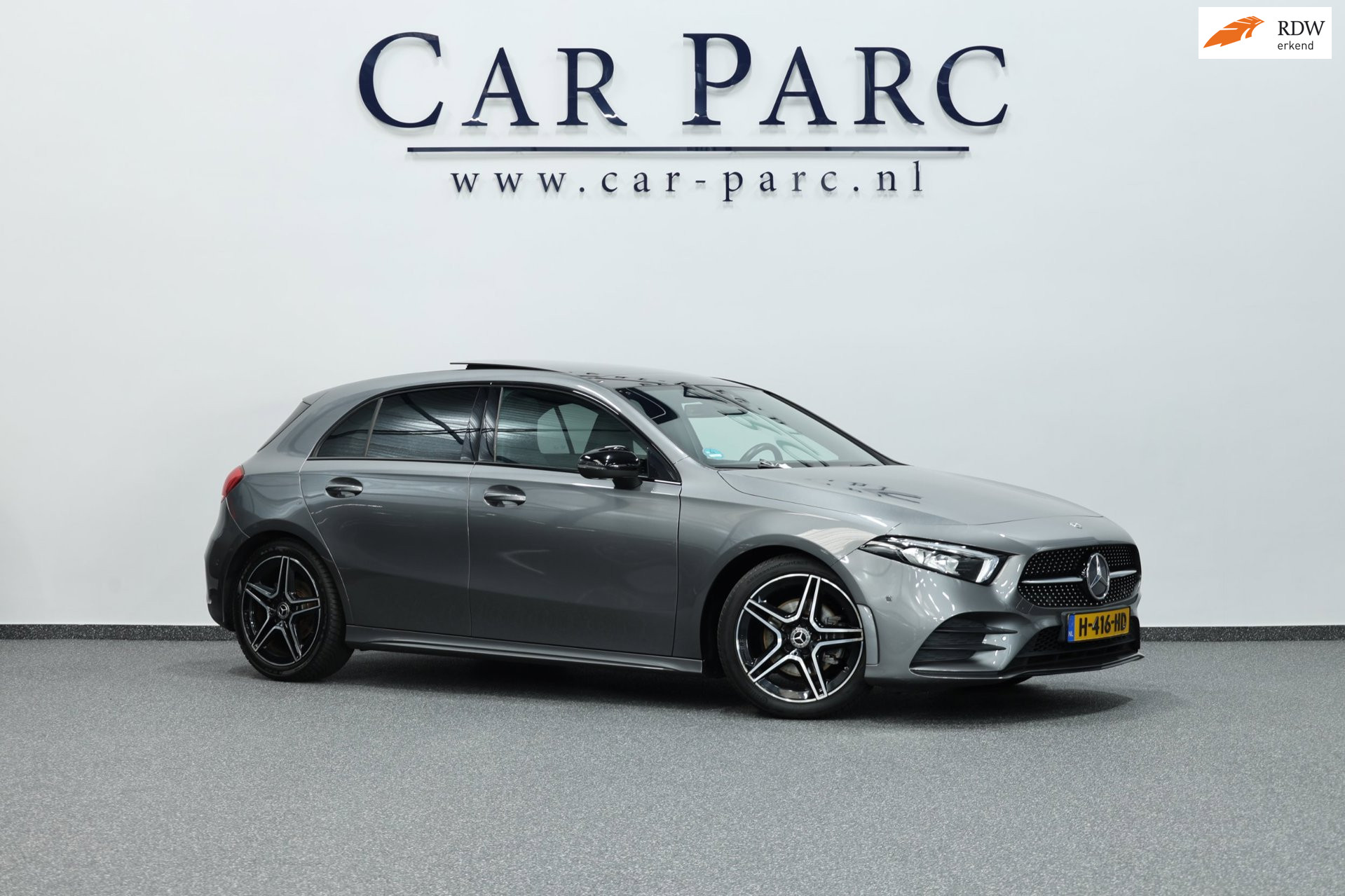 Mercedes-Benz A 180 180 AMG Line BTW/LED/VIRTUAL/PANO/HALF LEER+ALCANTARA+S.VERWARMIN/18"LMV/CAM/ACC/ECC/12 MDN GARANTIE! 2020 - voorkant
