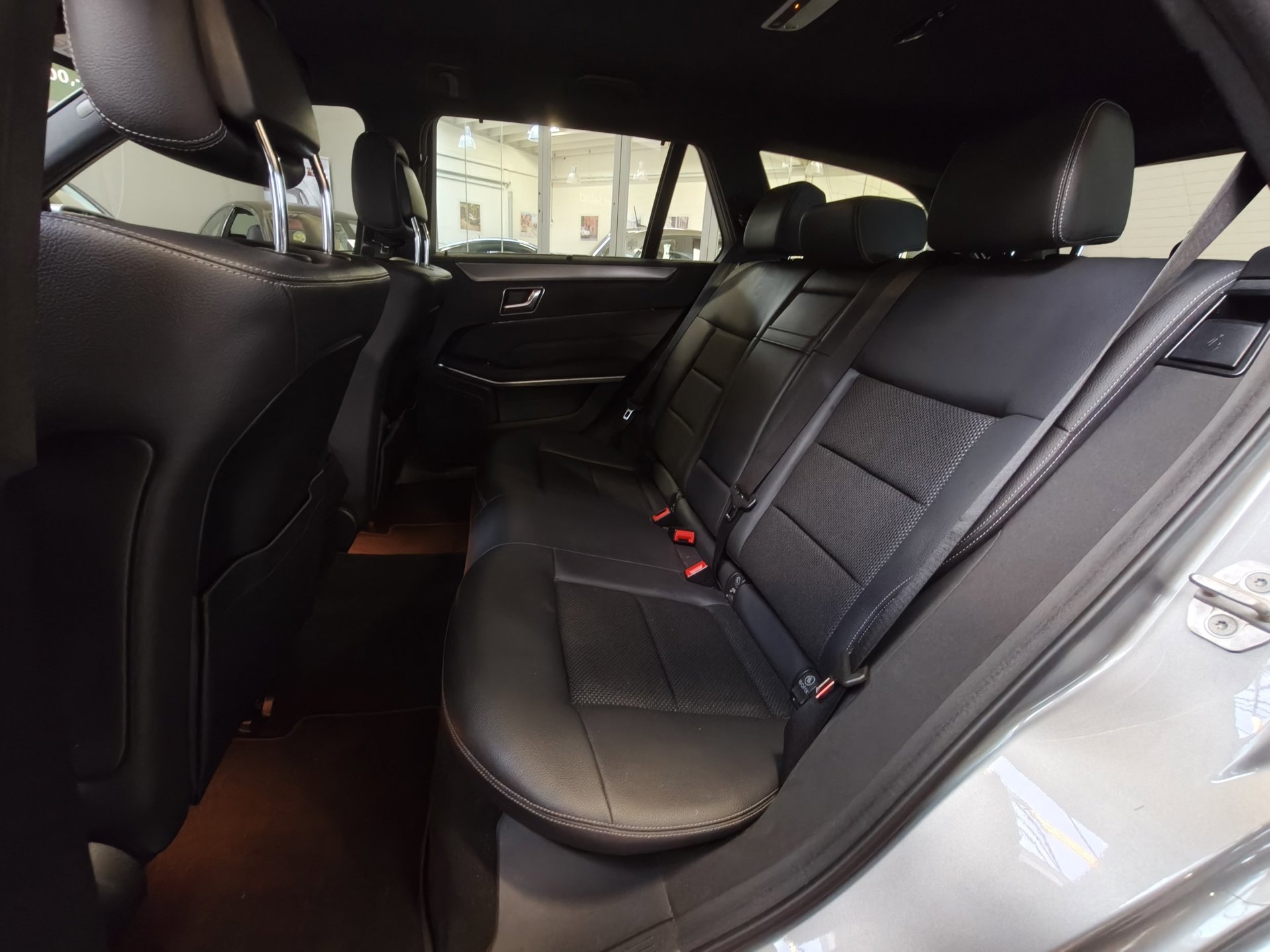 Foto van Mercedes-Benz E 200