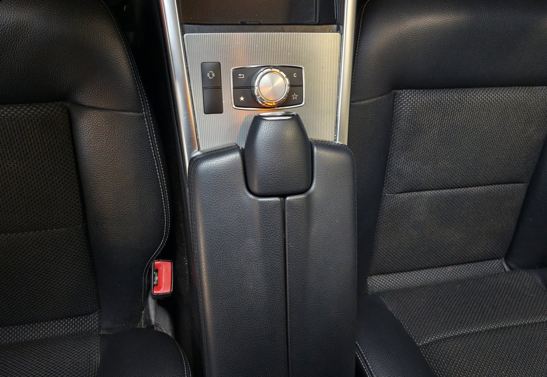 Foto van Mercedes-Benz E 200