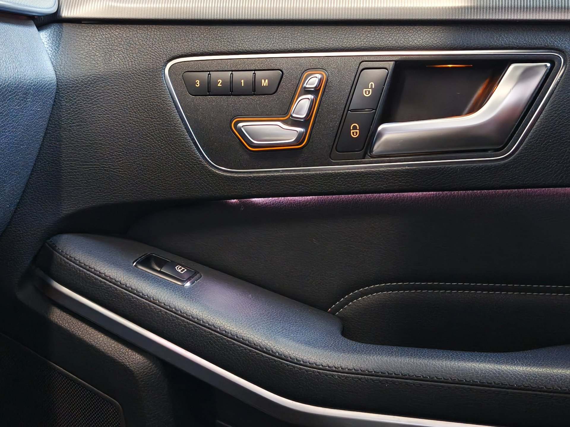 Foto van Mercedes-Benz E 200