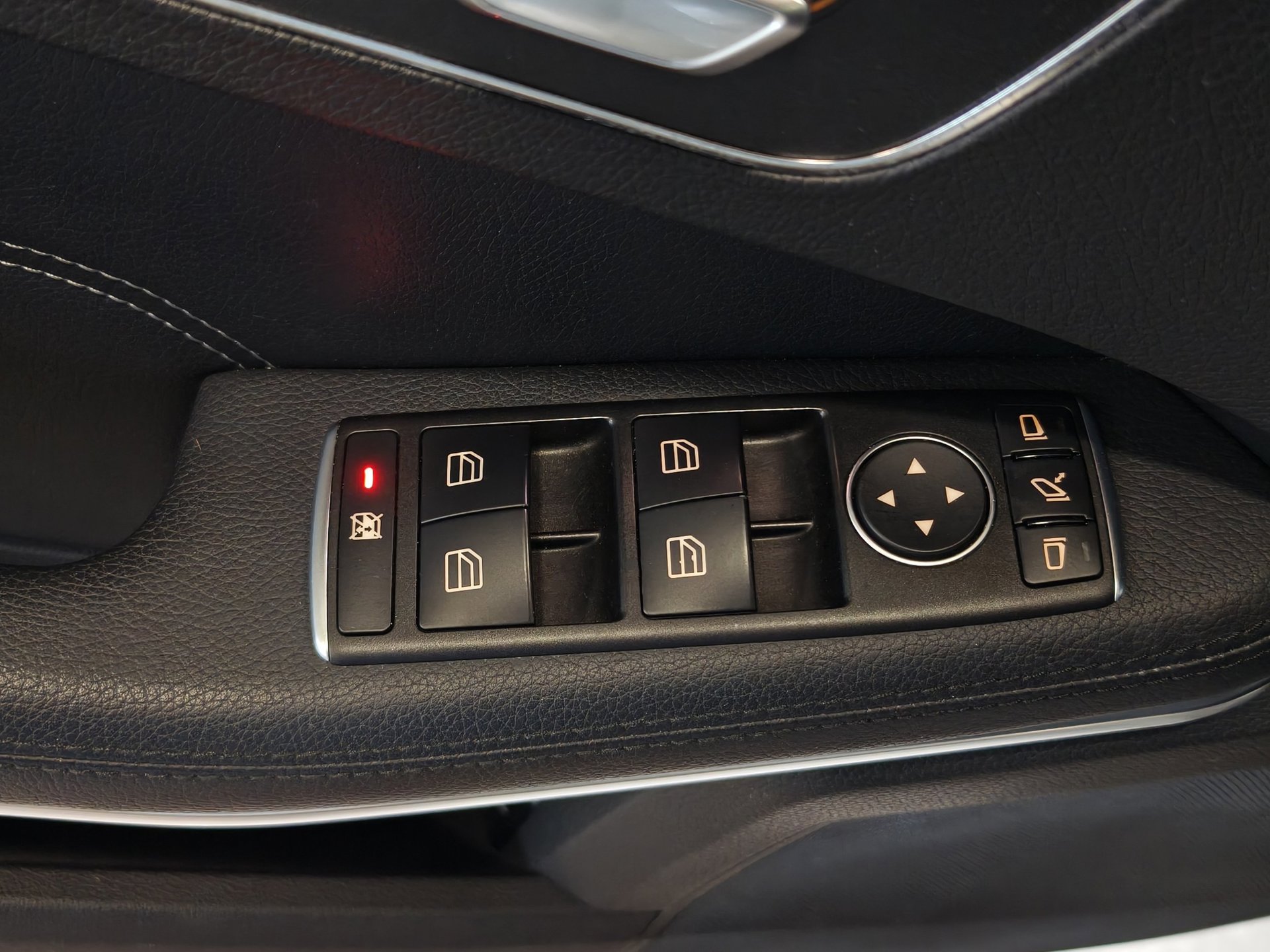 Foto van Mercedes-Benz E 200