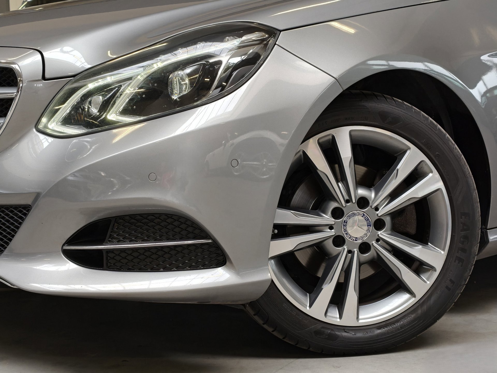 Foto van Mercedes-Benz E 200