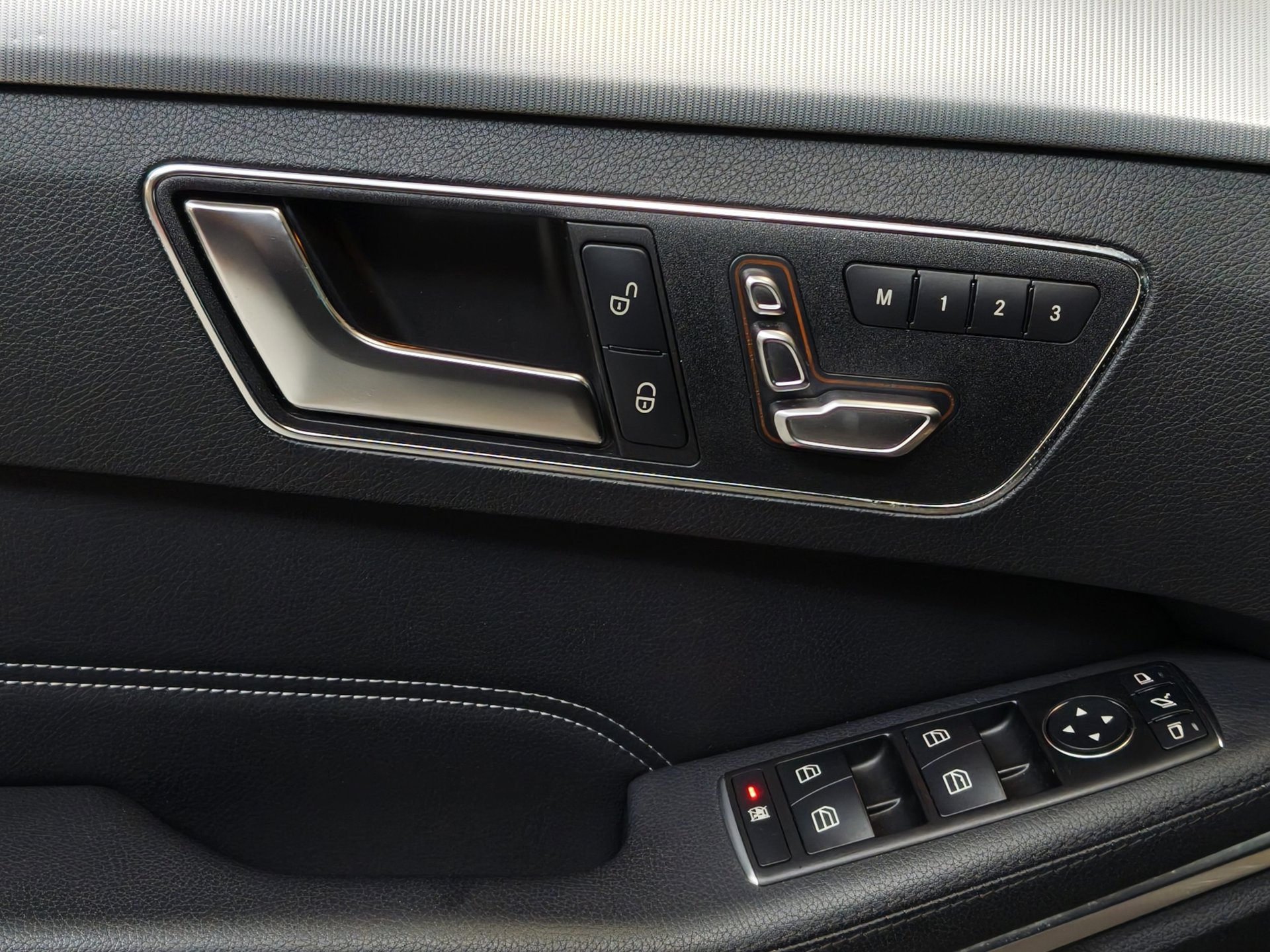 Foto van Mercedes-Benz E 200