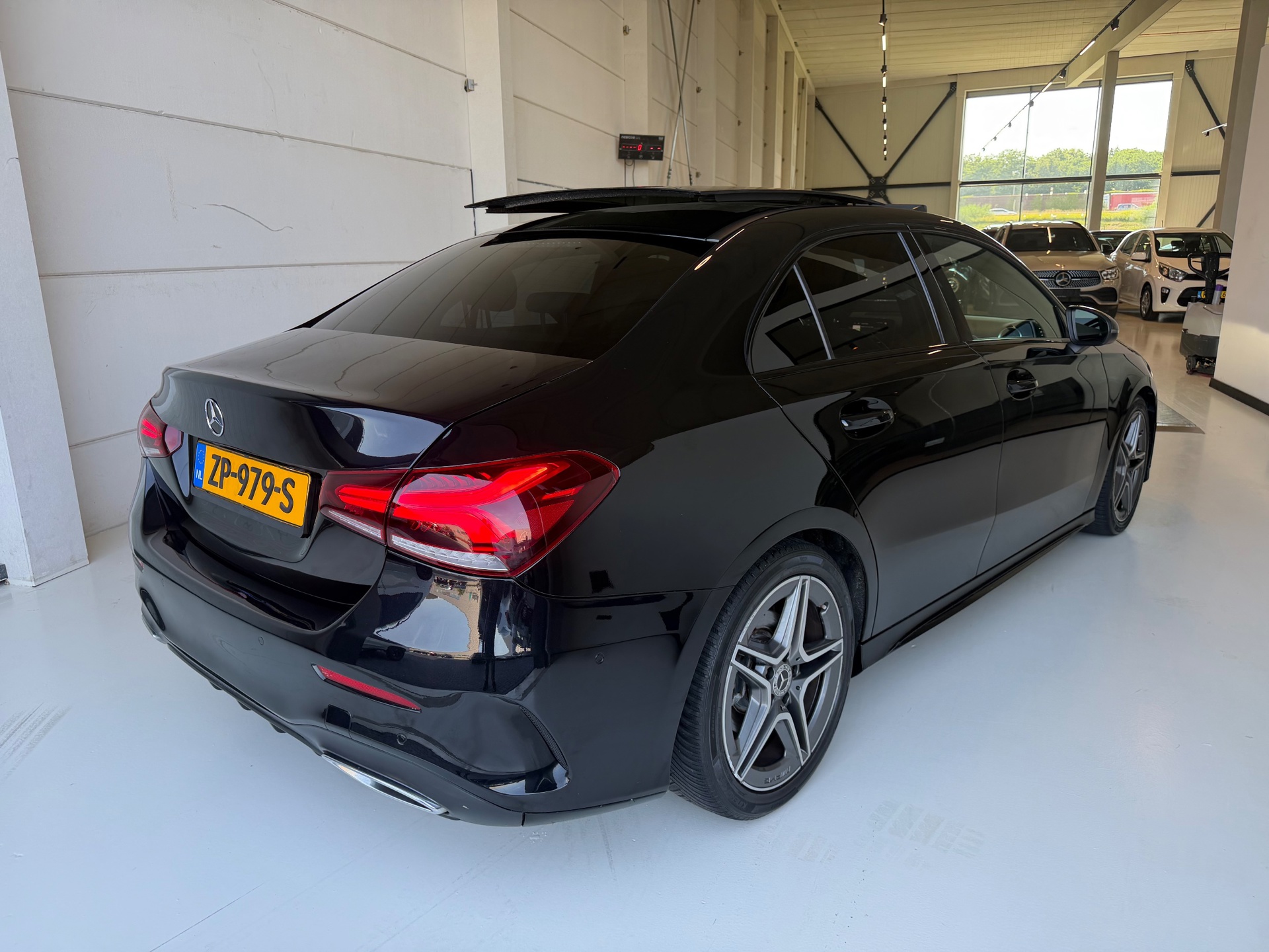 Foto van Mercedes-Benz A 200