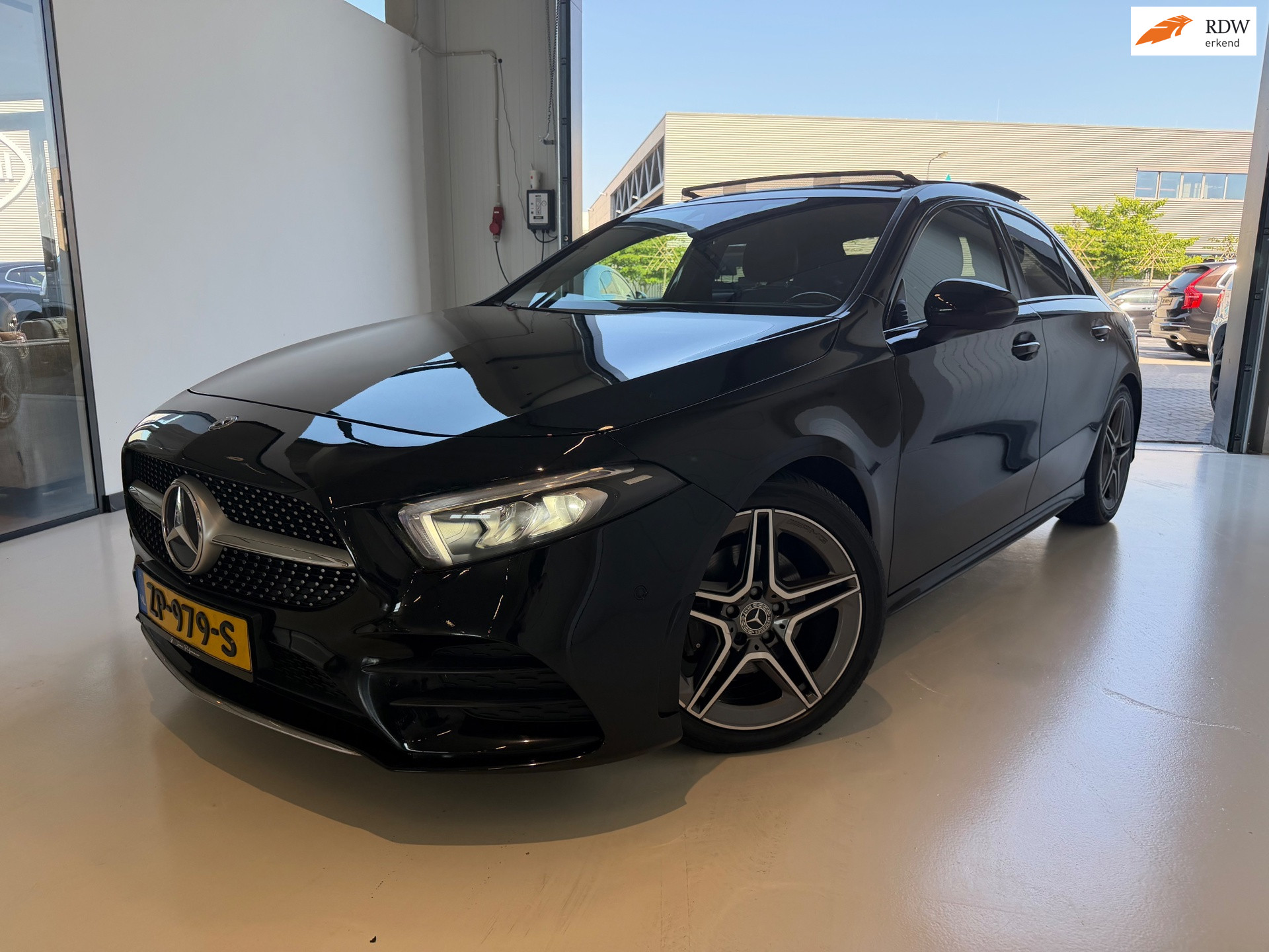 Mercedes-Benz A 200 200 Advantage AMG pakket Panorama Garantie Leder 2019 - voorkant