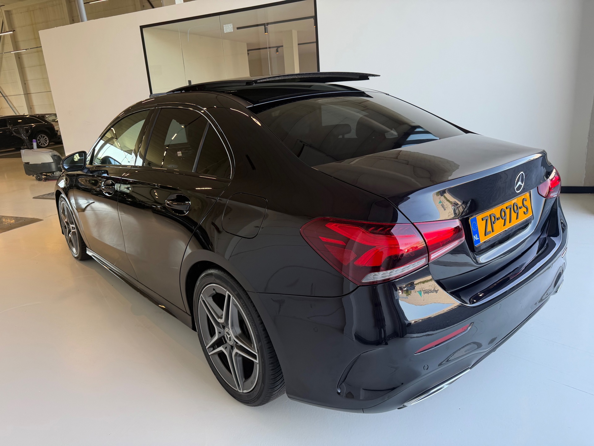 Foto van Mercedes-Benz A 200