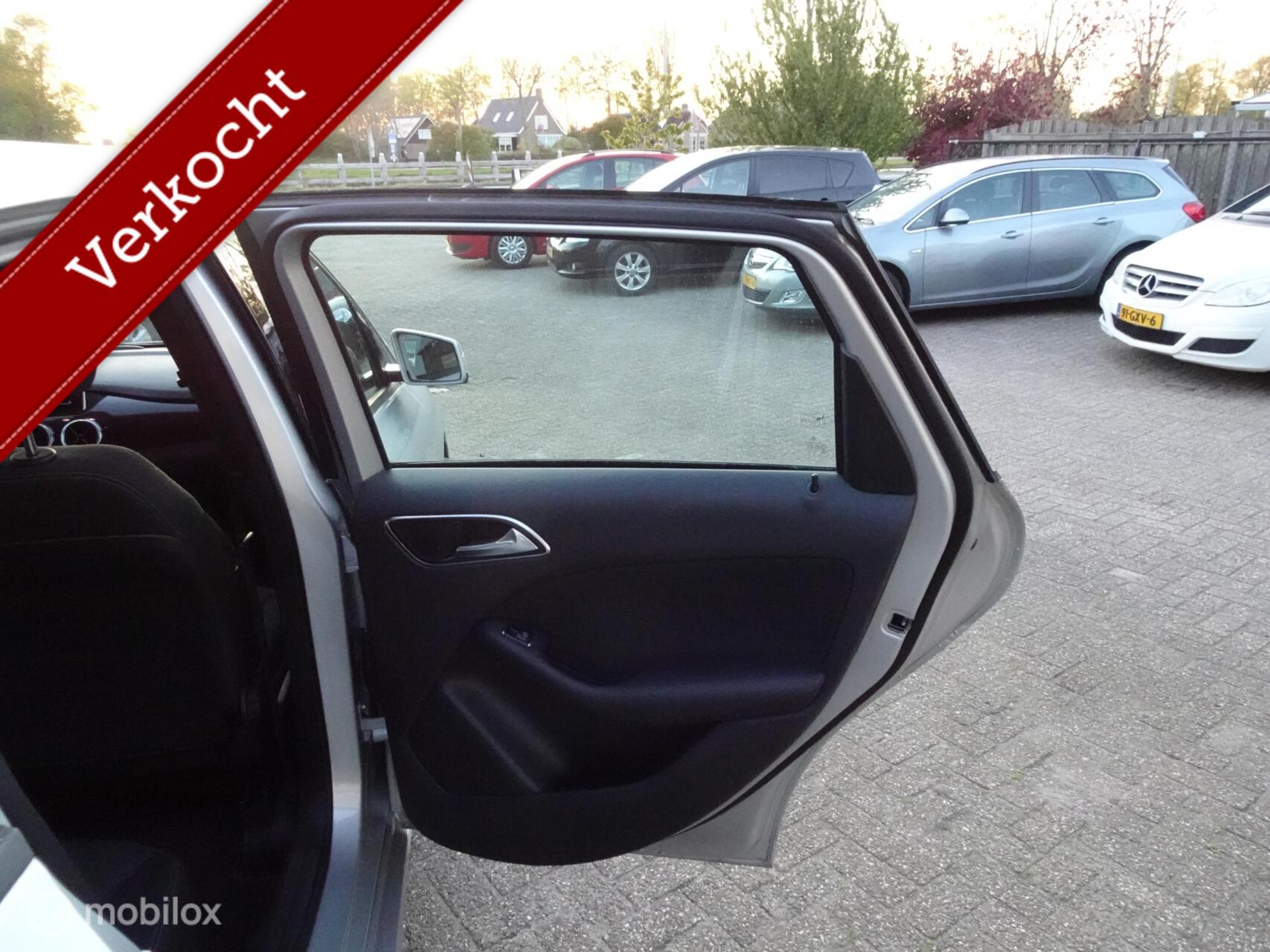 Foto van Mercedes-Benz B 180