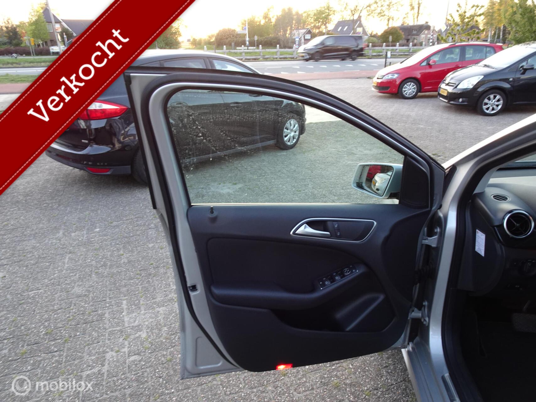 Foto van Mercedes-Benz B 180
