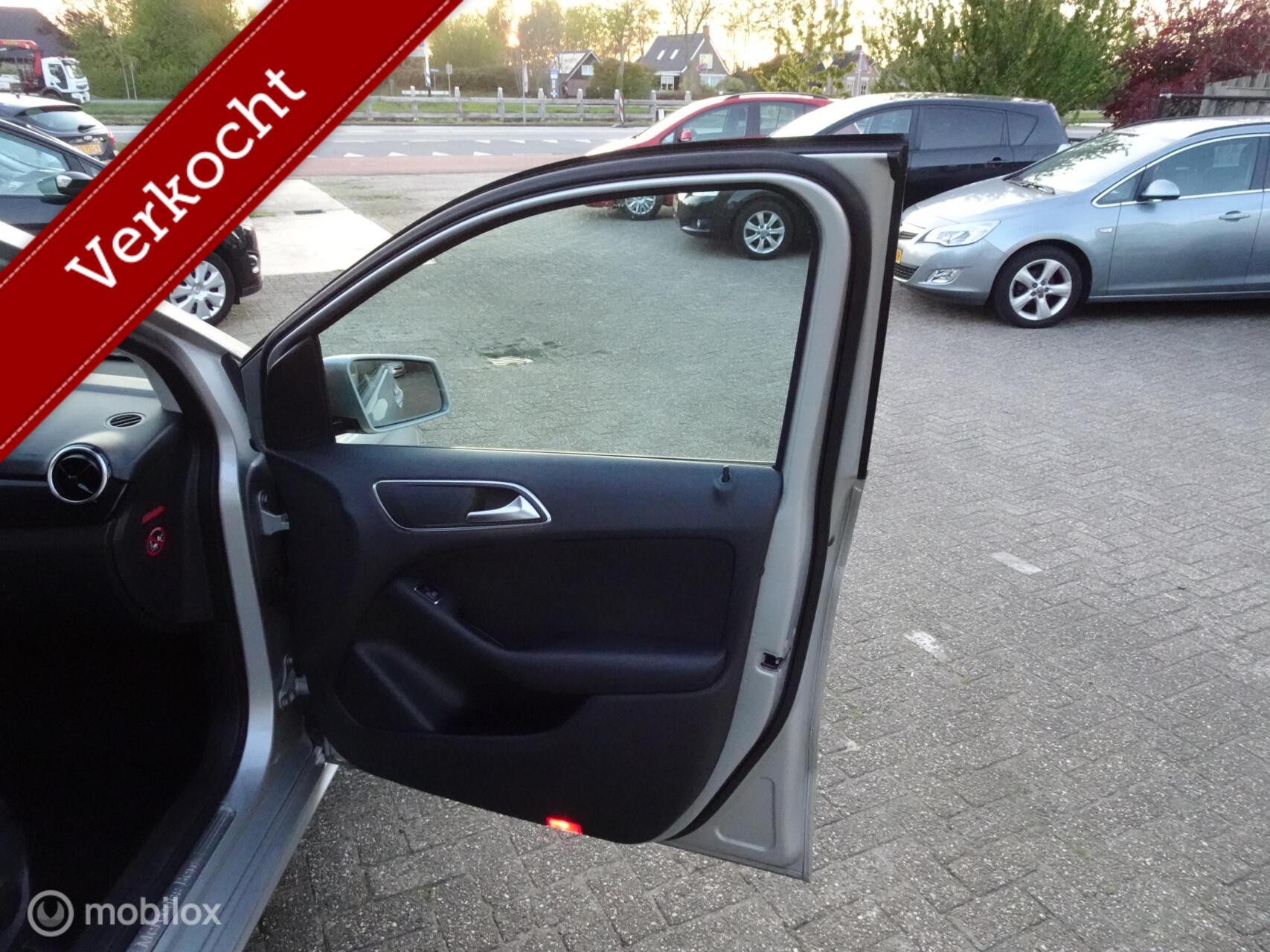 Foto van Mercedes-Benz B 180