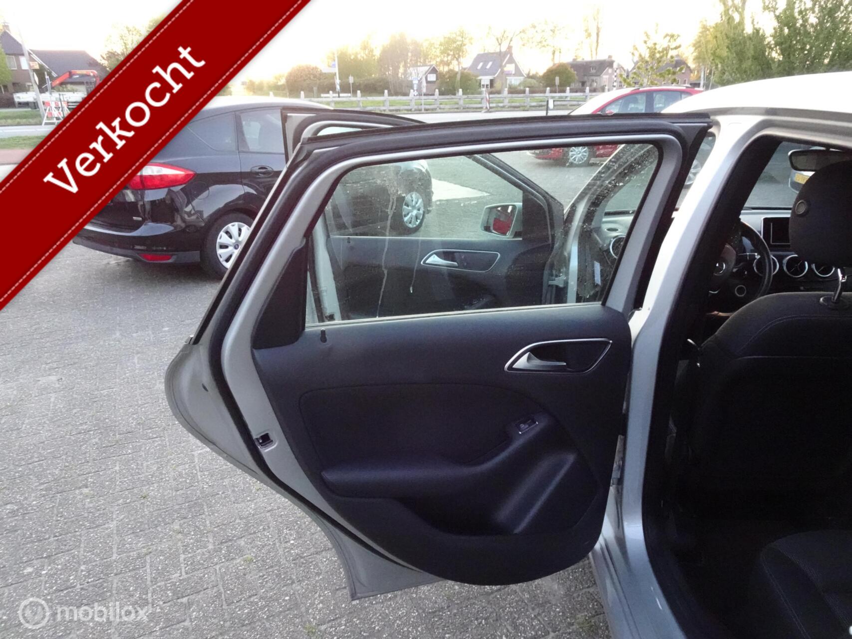 Foto van Mercedes-Benz B 180