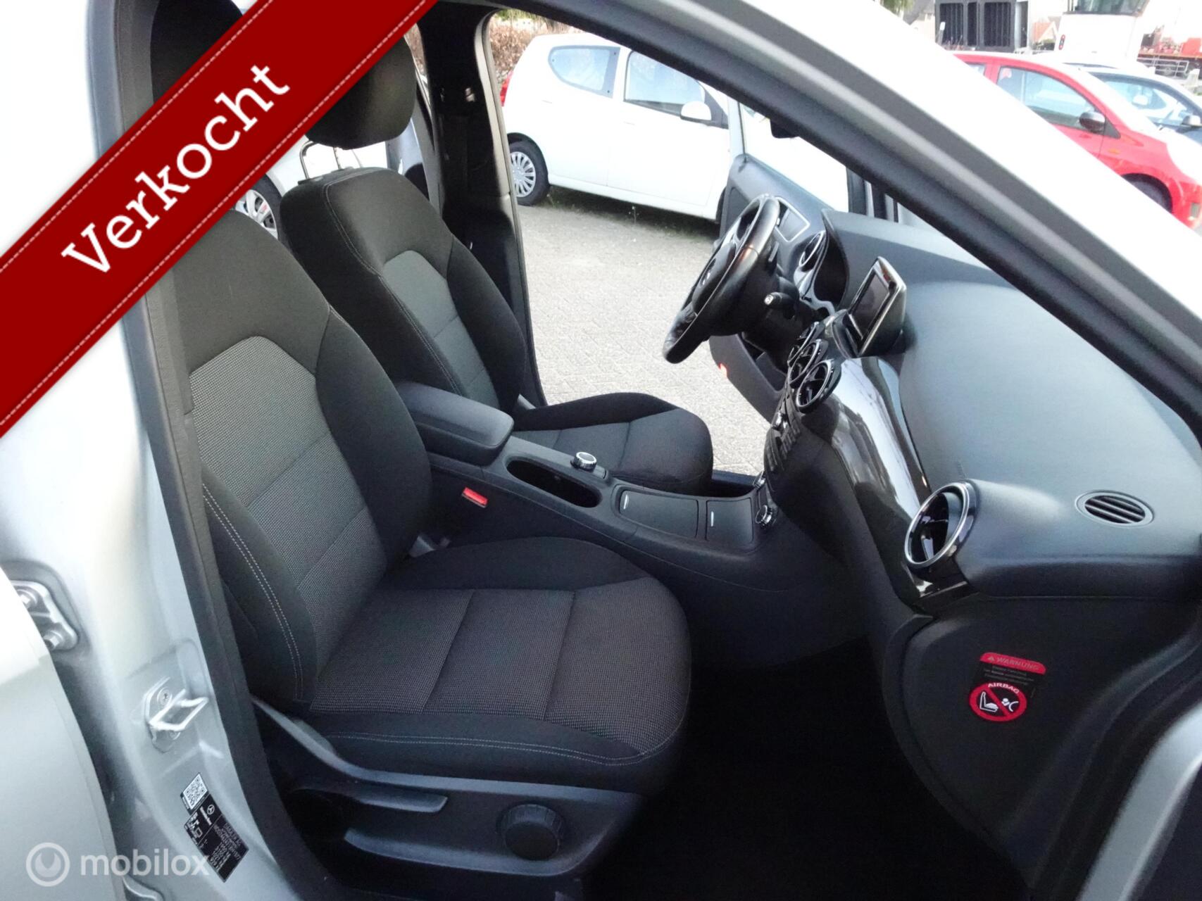 Foto van Mercedes-Benz B 180