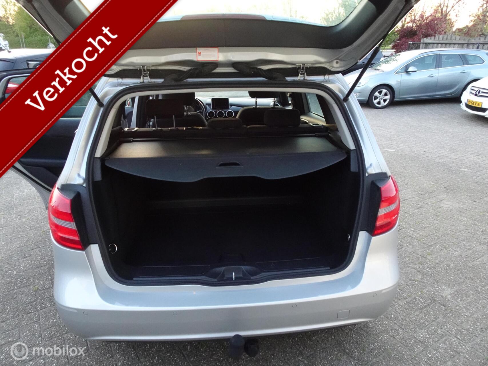 Foto van Mercedes-Benz B 180