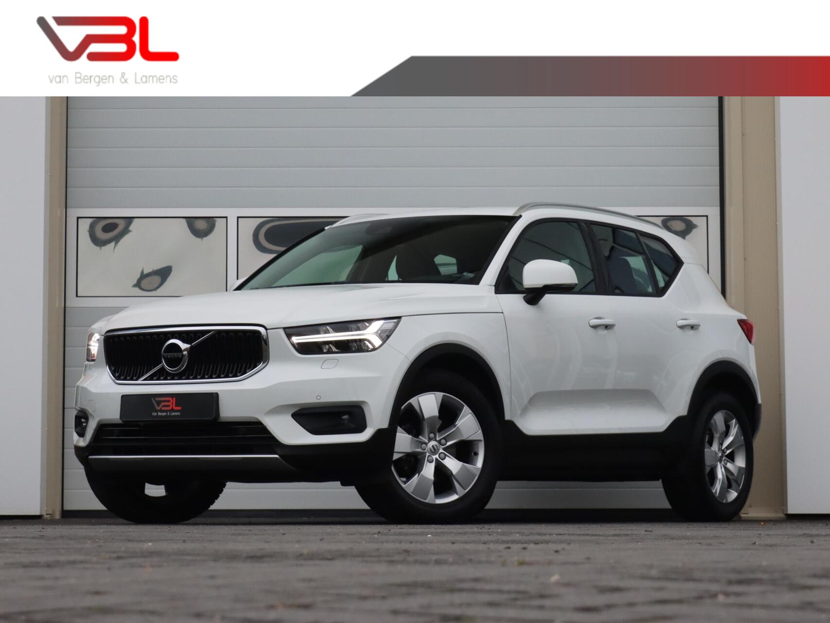 Volvo XC40 1.5 T3 Momentum Pro | Elek. wegklapbare trekhaak 2019 - voorkant