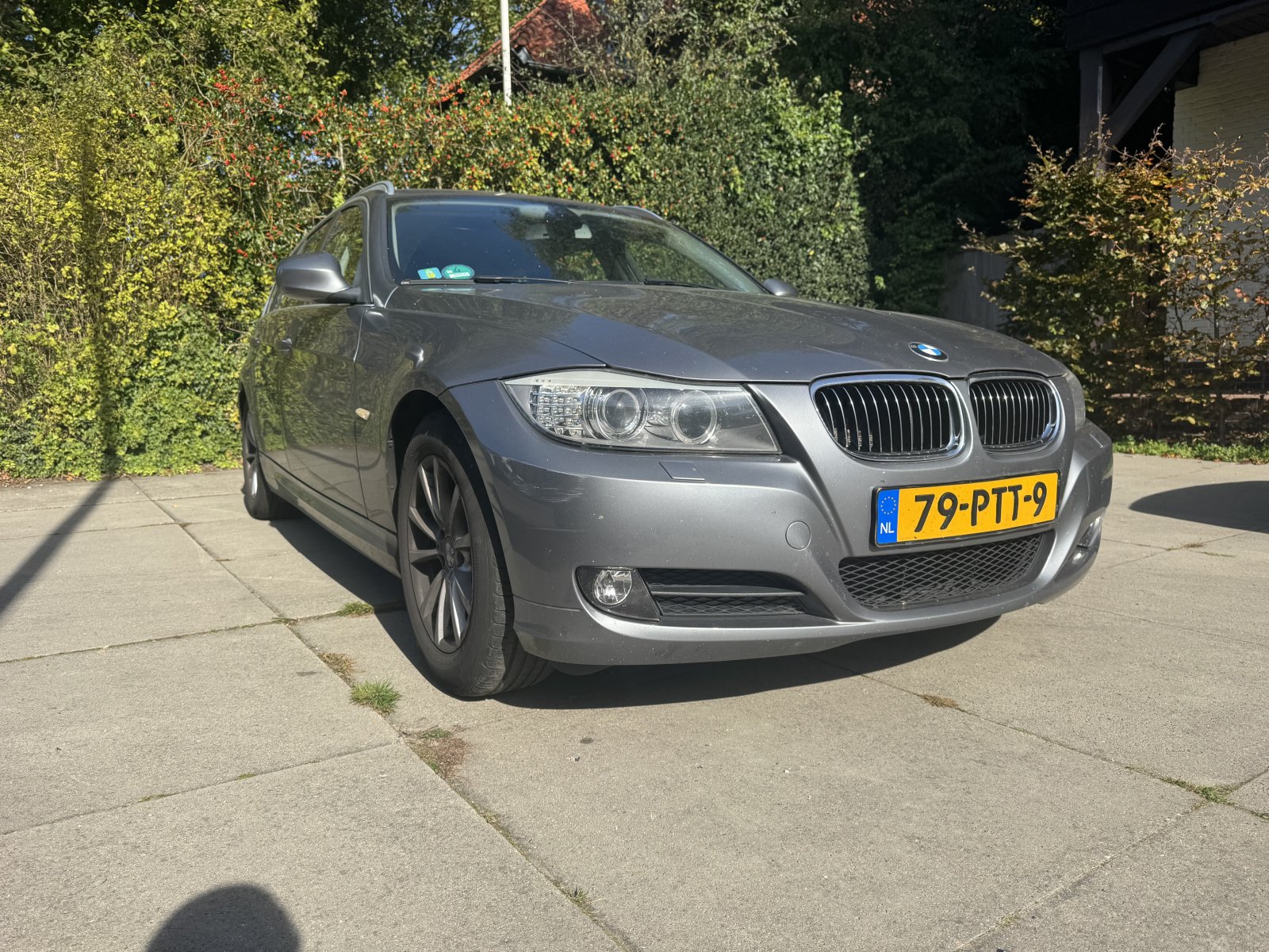 BMW 3-serie Touring 320i Luxury Line 2011 - voorkant