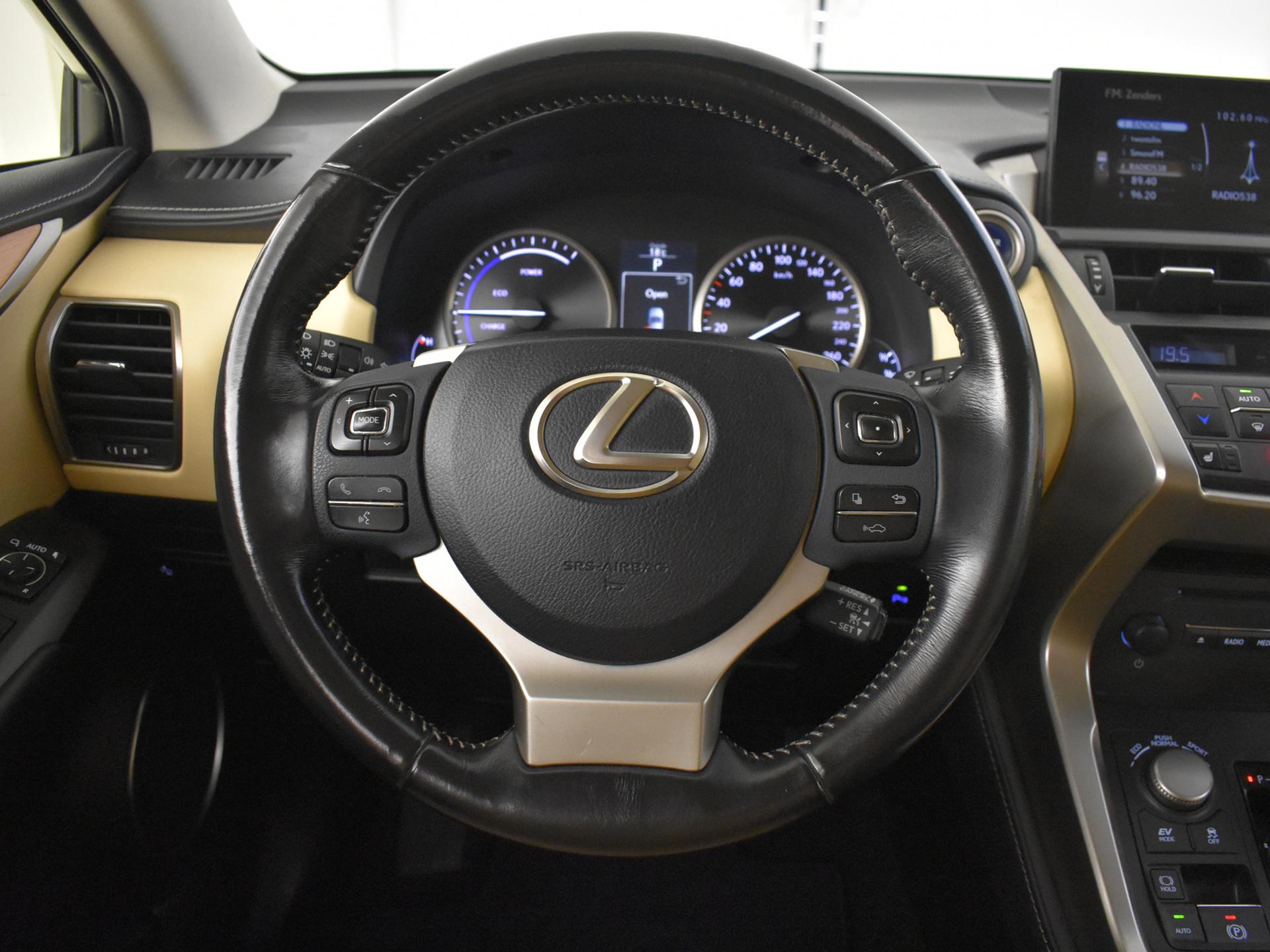 Foto van Lexus Lexus Nx300h