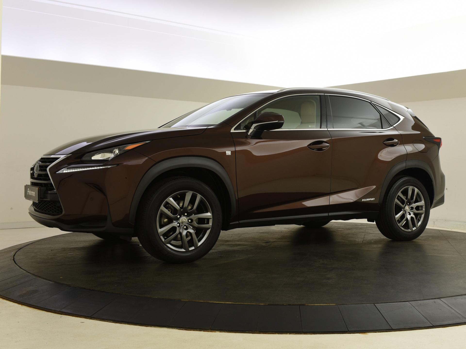 Foto van Lexus Lexus Nx300h