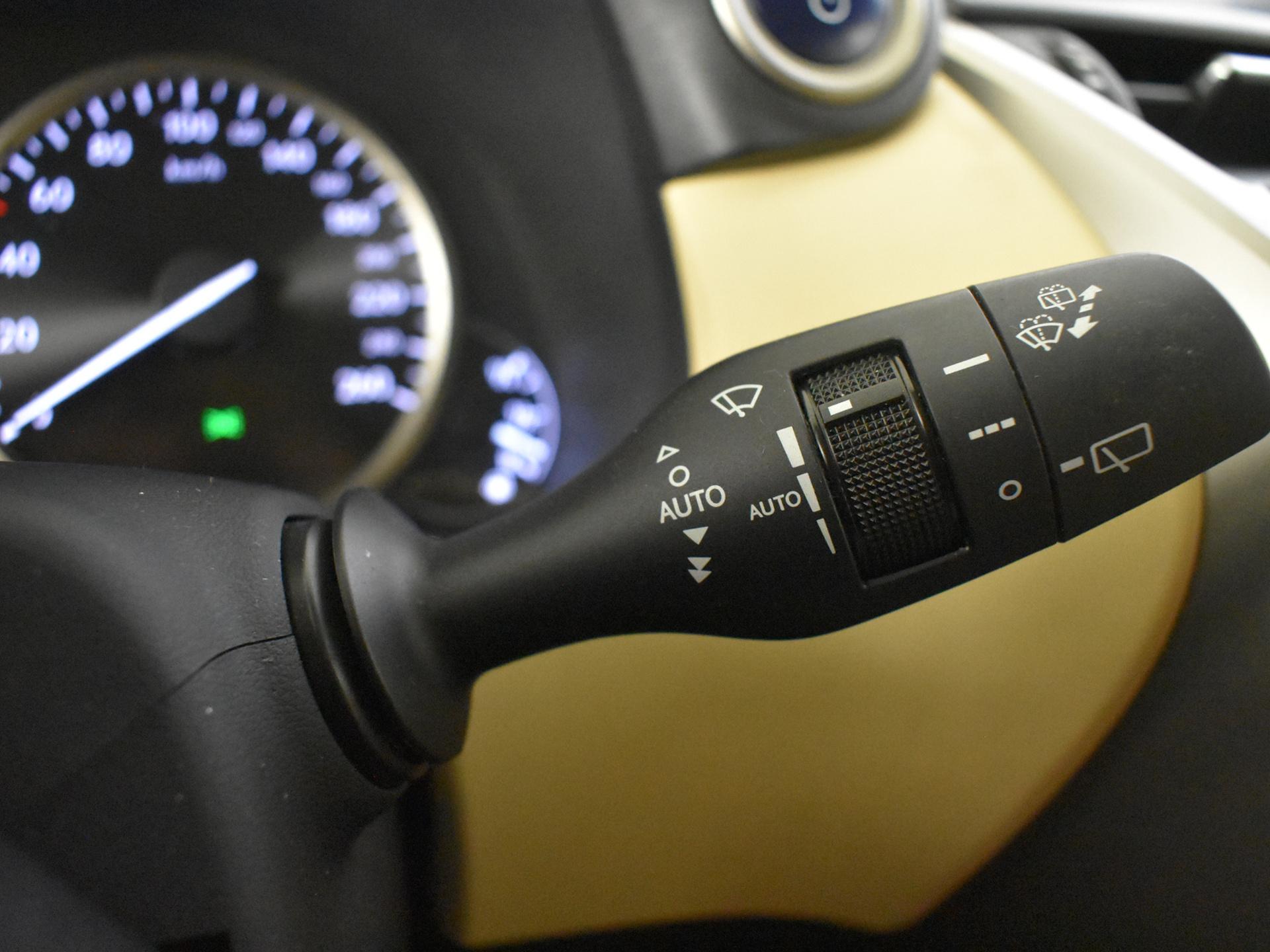 Foto van Lexus Lexus Nx300h