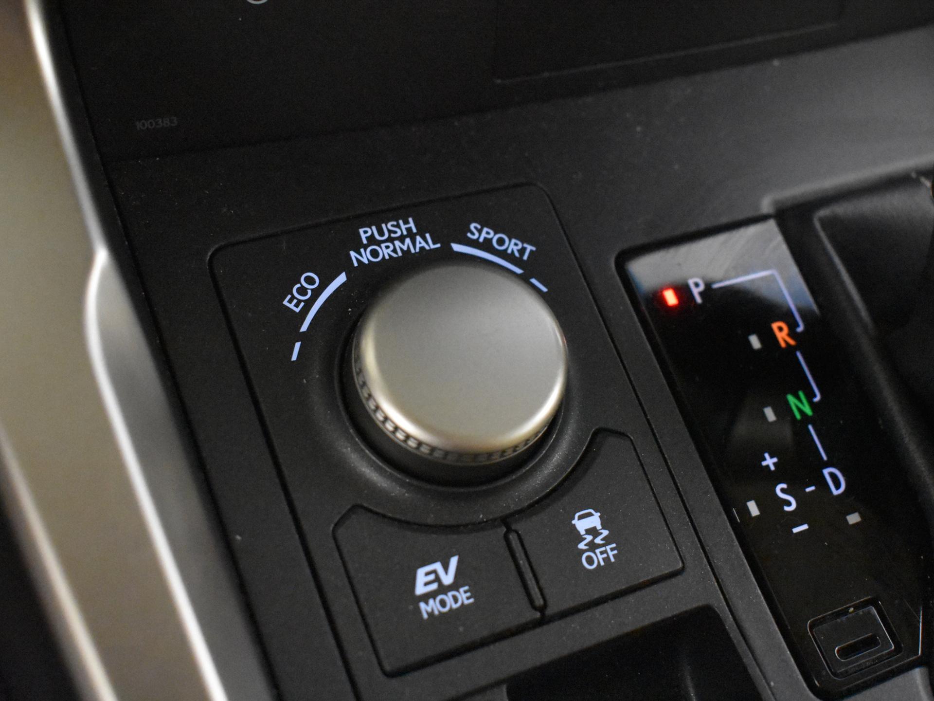 Foto van Lexus Lexus Nx300h