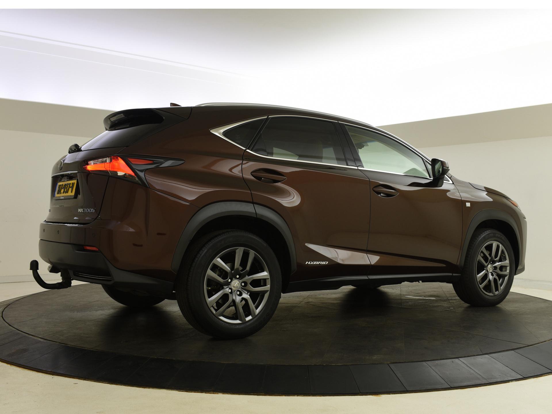 Foto van Lexus Lexus Nx300h