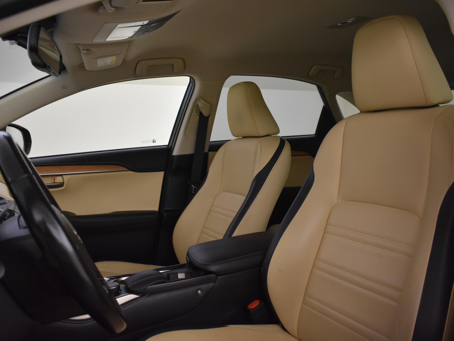 Foto van Lexus Lexus Nx300h